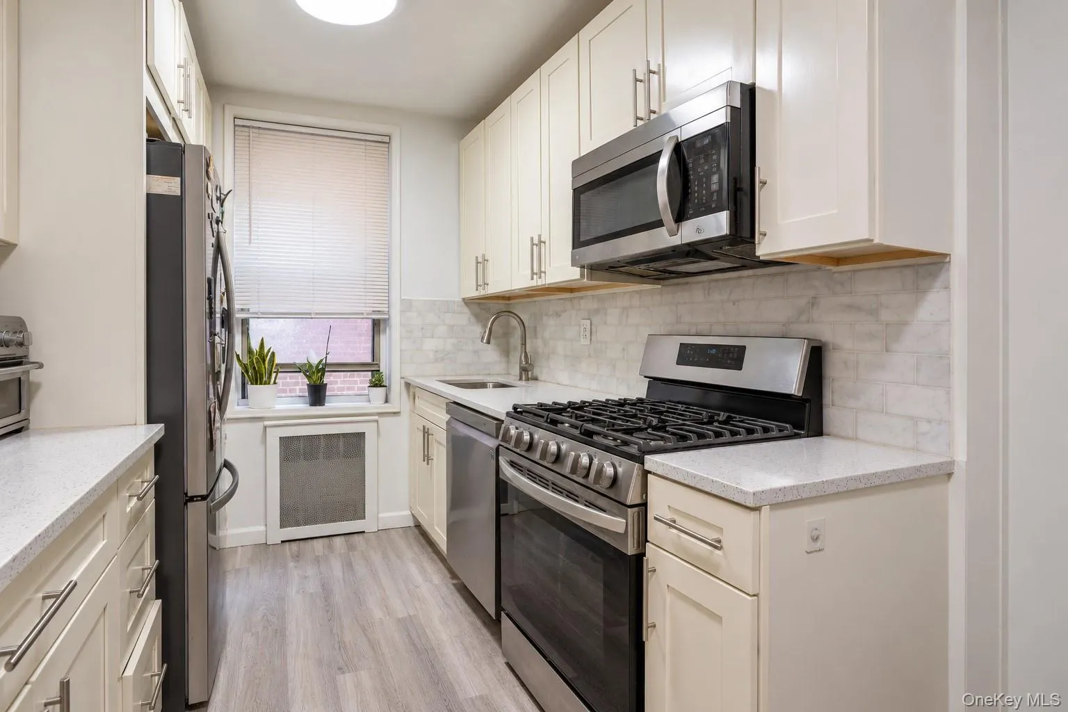16 Main Street, Hempstead, NY, 1 Bedroom Bedrooms, 4 Rooms Rooms,1 BathroomBathrooms,Residential,For Rent,Main,0,1053859 16 Main Street, Hempstead, NY, 1 Bedroom Bedrooms, 4 Rooms Rooms,1 BathroomBathrooms,Residential,For Rent,Main,0,1053859