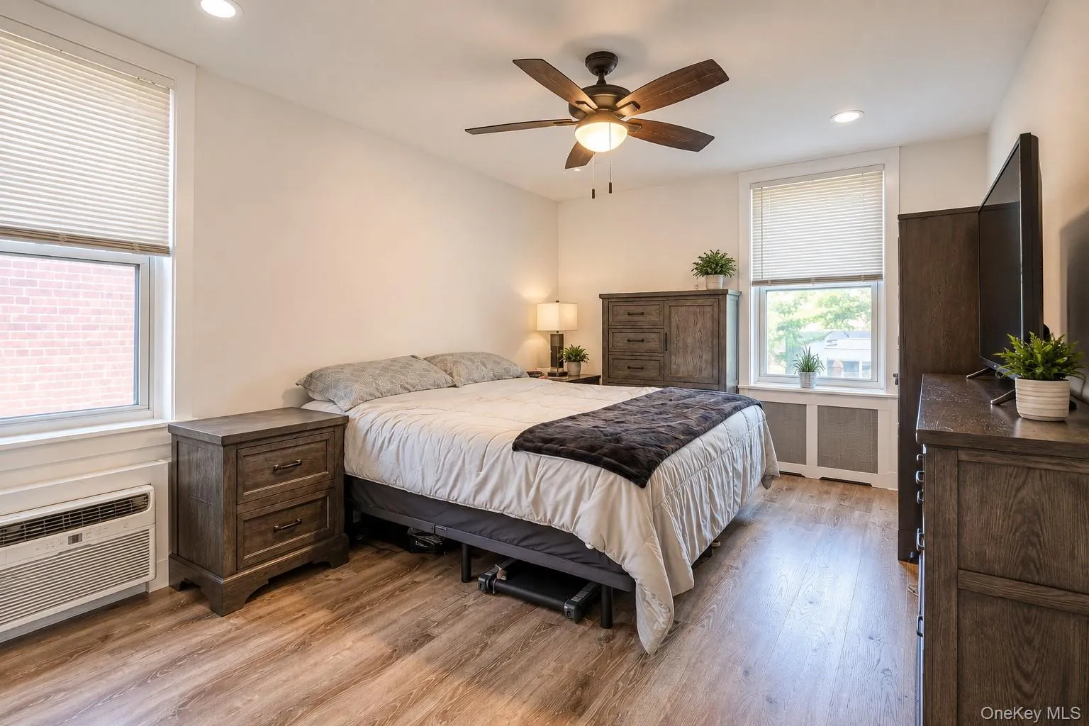 16 Main Street, Hempstead, NY, 1 Bedroom Bedrooms, 4 Rooms Rooms,1 BathroomBathrooms,Residential,For Rent,Main,0,1053859 16 Main Street, Hempstead, NY, 1 Bedroom Bedrooms, 4 Rooms Rooms,1 BathroomBathrooms,Residential,For Rent,Main,0,1053859