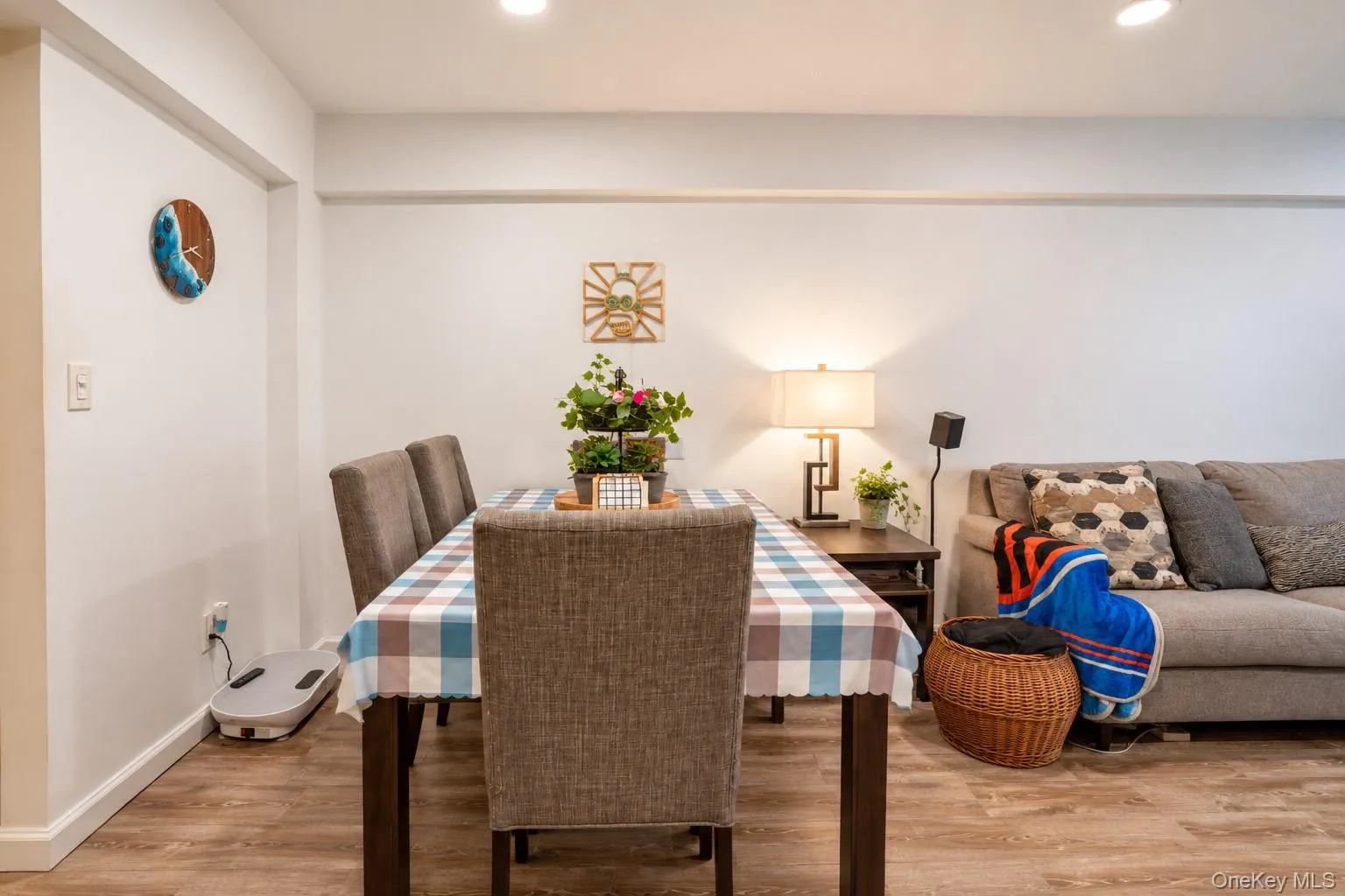 16 Main Street, Hempstead, NY, 1 Bedroom Bedrooms, 4 Rooms Rooms,1 BathroomBathrooms,Residential,For Rent,Main,0,1053859 16 Main Street, Hempstead, NY, 1 Bedroom Bedrooms, 4 Rooms Rooms,1 BathroomBathrooms,Residential,For Rent,Main,0,1053859