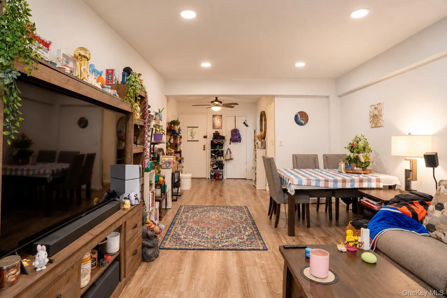 16 Main Street, Hempstead, NY, 1 Bedroom Bedrooms, 4 Rooms Rooms,1 BathroomBathrooms,Residential,For Rent,Main,0,1053859 16 Main Street, Hempstead, NY, 1 Bedroom Bedrooms, 4 Rooms Rooms,1 BathroomBathrooms,Residential,For Rent,Main,0,1053859
