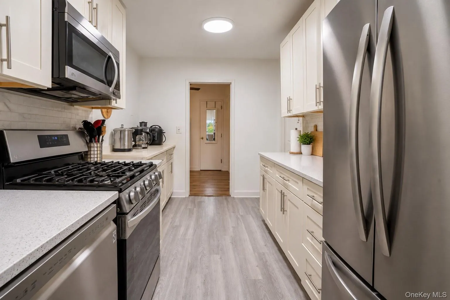 16 Main Street, Hempstead, NY, 1 Bedroom Bedrooms, 4 Rooms Rooms,1 BathroomBathrooms,Residential,For Rent,Main,0,1053859 16 Main Street, Hempstead, NY, 1 Bedroom Bedrooms, 4 Rooms Rooms,1 BathroomBathrooms,Residential,For Rent,Main,0,1053859