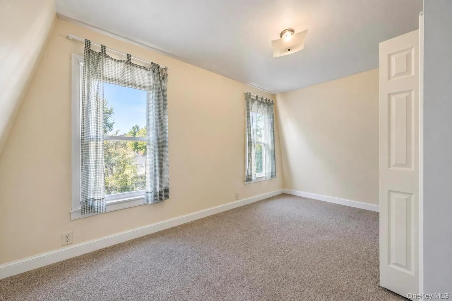 33 Claridge Avenue, Hempstead, NY, 2 Bedrooms Bedrooms, 6 Rooms Rooms,2 BathroomsBathrooms,Residential,For Rent,Claridge,0,1053863 33 Claridge Avenue, Hempstead, NY, 2 Bedrooms Bedrooms, 6 Rooms Rooms,2 BathroomsBathrooms,Residential,For Rent,Claridge,0,1053863