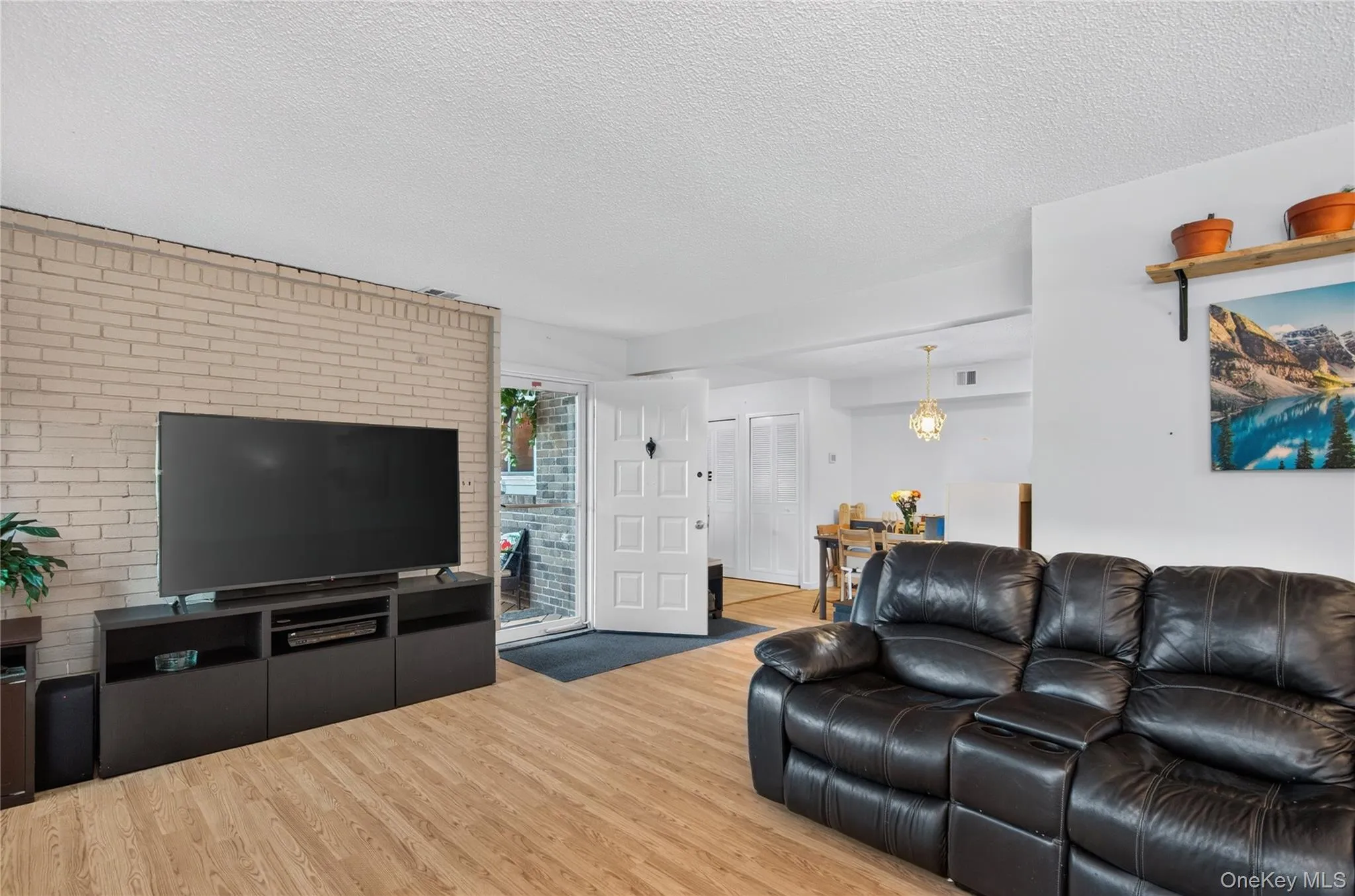 225 Springmeadow Drive, Islip, NY, 3 Bedrooms Bedrooms, 5 Rooms Rooms,1 BathroomBathrooms,Residential,For Rent,Springmeadow,0,1053864 225 Springmeadow Drive, Islip, NY, 3 Bedrooms Bedrooms, 5 Rooms Rooms,1 BathroomBathrooms,Residential,For Rent,Springmeadow,0,1053864