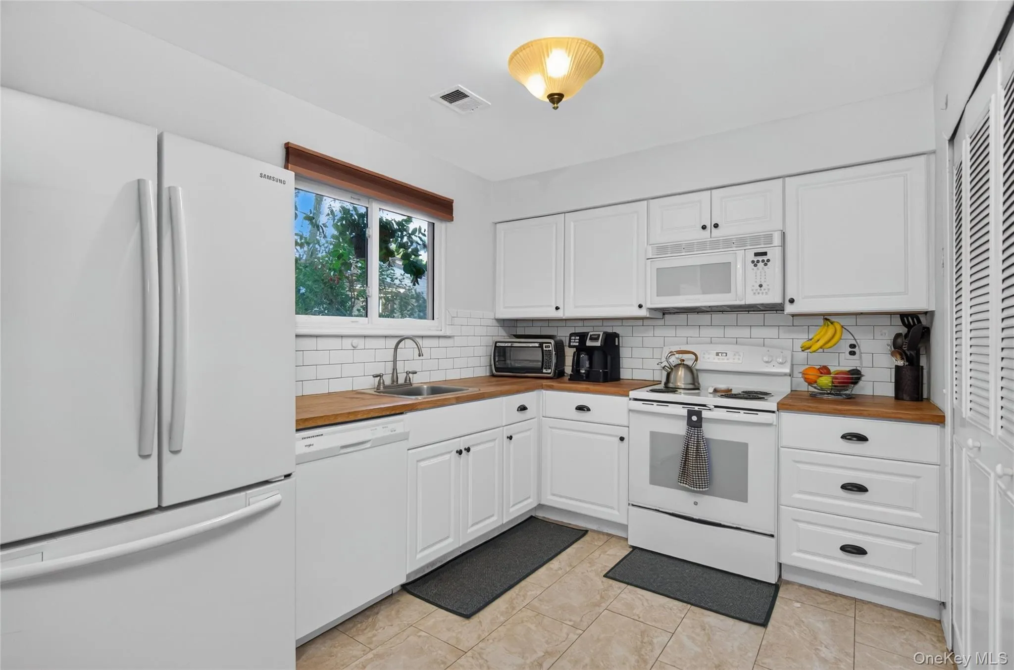 225 Springmeadow Drive, Islip, NY, 3 Bedrooms Bedrooms, 5 Rooms Rooms,1 BathroomBathrooms,Residential,For Rent,Springmeadow,0,1053864 225 Springmeadow Drive, Islip, NY, 3 Bedrooms Bedrooms, 5 Rooms Rooms,1 BathroomBathrooms,Residential,For Rent,Springmeadow,0,1053864