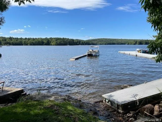 93 Starlight Drive, Thompson, NY, 2 Bedrooms Bedrooms, 4 Rooms Rooms,1 BathroomBathrooms,Residential,For Rent,Starlight,0,1053871 93 Starlight Drive, Thompson, NY, 2 Bedrooms Bedrooms, 4 Rooms Rooms,1 BathroomBathrooms,Residential,For Rent,Starlight,0,1053871