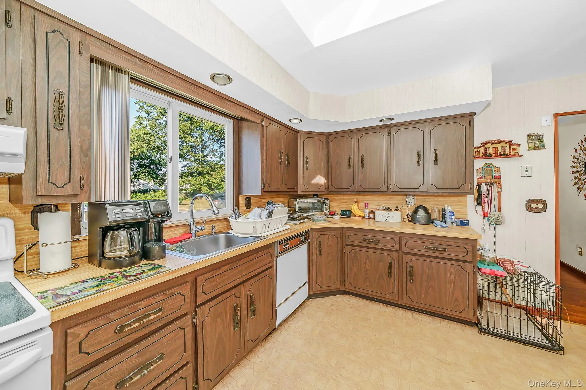 22 Willow Street, Islip, NY, 3 Bedrooms Bedrooms, 7 Rooms Rooms,1 BathroomBathrooms,Residential,For Rent,Willow,0,1053872 22 Willow Street, Islip, NY, 3 Bedrooms Bedrooms, 7 Rooms Rooms,1 BathroomBathrooms,Residential,For Rent,Willow,0,1053872