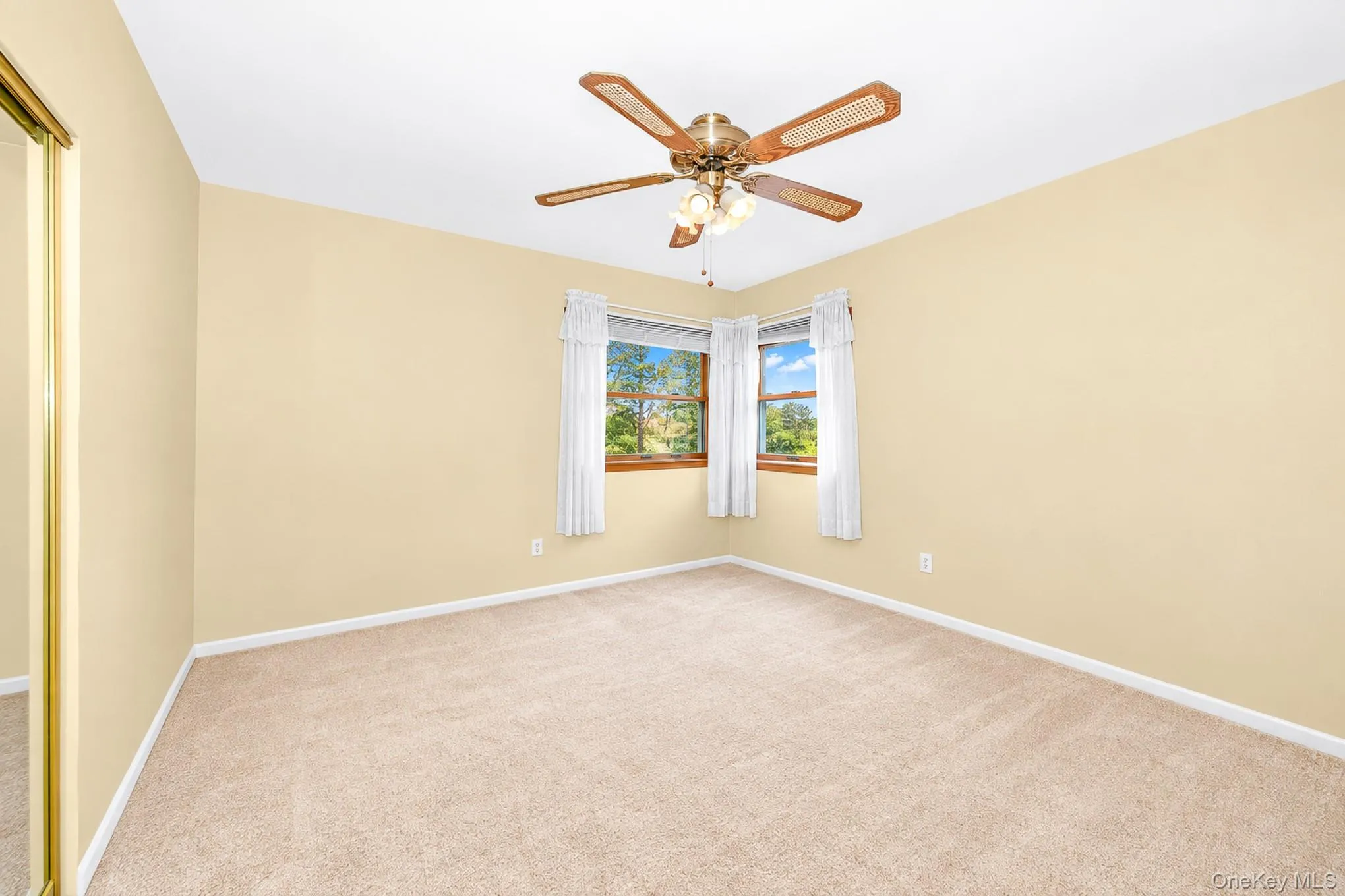 22 Willow Street, Islip, NY, 3 Bedrooms Bedrooms, 7 Rooms Rooms,1 BathroomBathrooms,Residential,For Rent,Willow,0,1053872 22 Willow Street, Islip, NY, 3 Bedrooms Bedrooms, 7 Rooms Rooms,1 BathroomBathrooms,Residential,For Rent,Willow,0,1053872