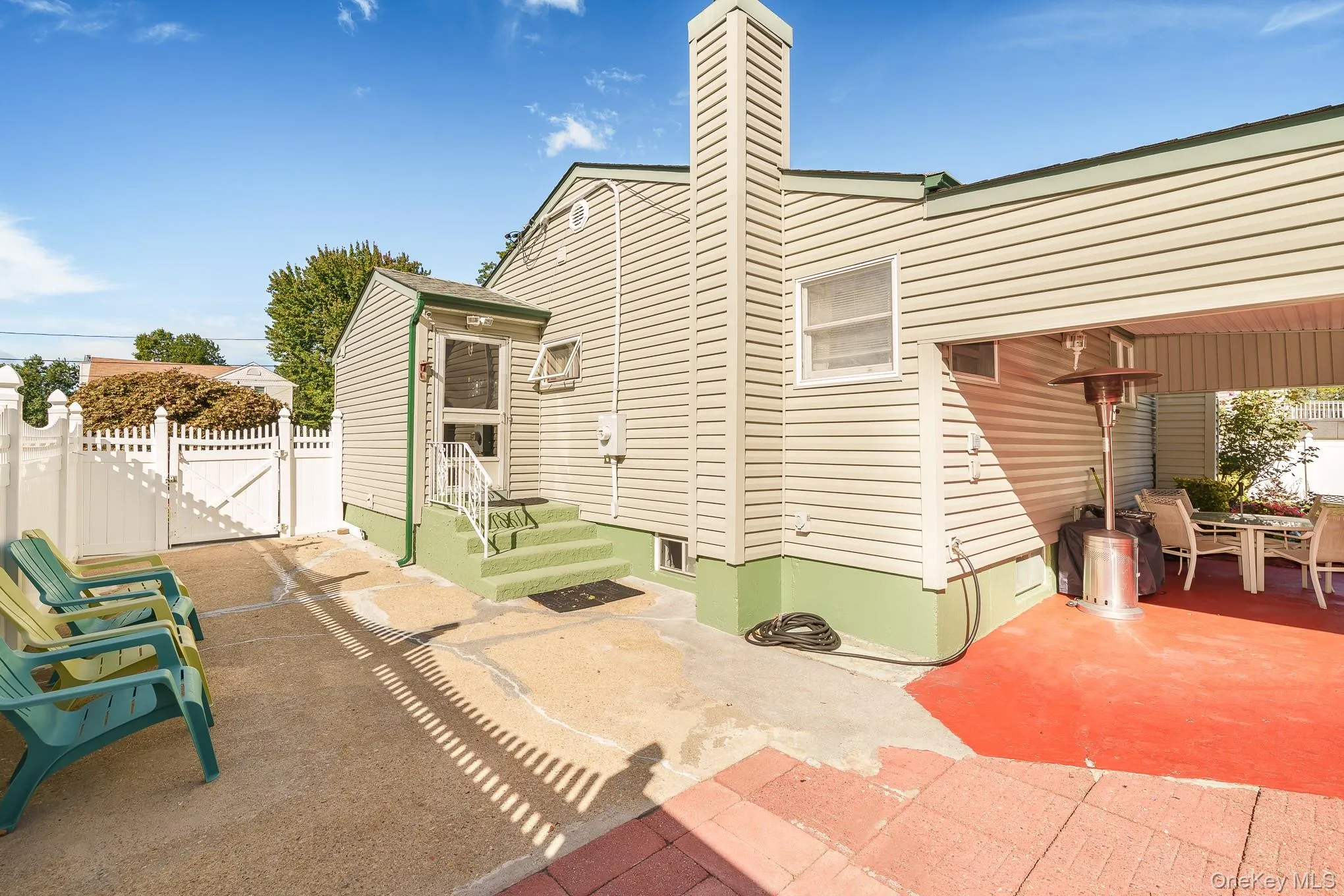 22 Willow Street, Islip, NY, 3 Bedrooms Bedrooms, 7 Rooms Rooms,1 BathroomBathrooms,Residential,For Rent,Willow,0,1053872 22 Willow Street, Islip, NY, 3 Bedrooms Bedrooms, 7 Rooms Rooms,1 BathroomBathrooms,Residential,For Rent,Willow,0,1053872