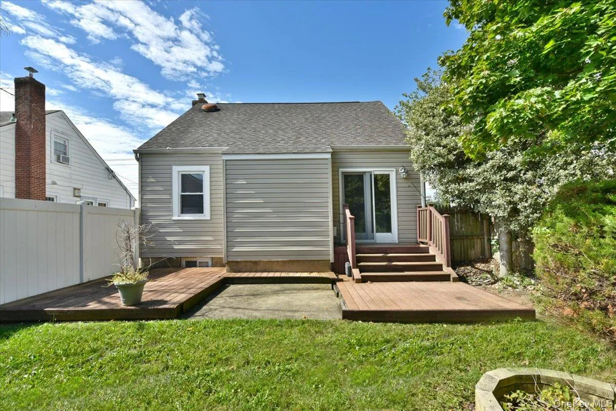 413 Stewart Avenue, Hempstead, NY, 3 Bedrooms Bedrooms, 7 Rooms Rooms,2 BathroomsBathrooms,Residential,For Rent,Stewart,0,1053873 413 Stewart Avenue, Hempstead, NY, 3 Bedrooms Bedrooms, 7 Rooms Rooms,2 BathroomsBathrooms,Residential,For Rent,Stewart,0,1053873