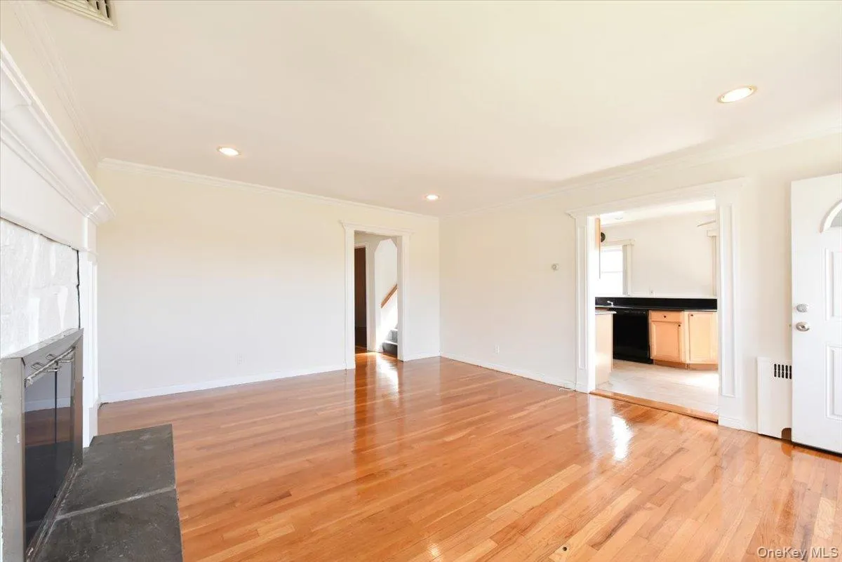 413 Stewart Avenue, Hempstead, NY, 3 Bedrooms Bedrooms, 7 Rooms Rooms,2 BathroomsBathrooms,Residential,For Rent,Stewart,0,1053873 413 Stewart Avenue, Hempstead, NY, 3 Bedrooms Bedrooms, 7 Rooms Rooms,2 BathroomsBathrooms,Residential,For Rent,Stewart,0,1053873