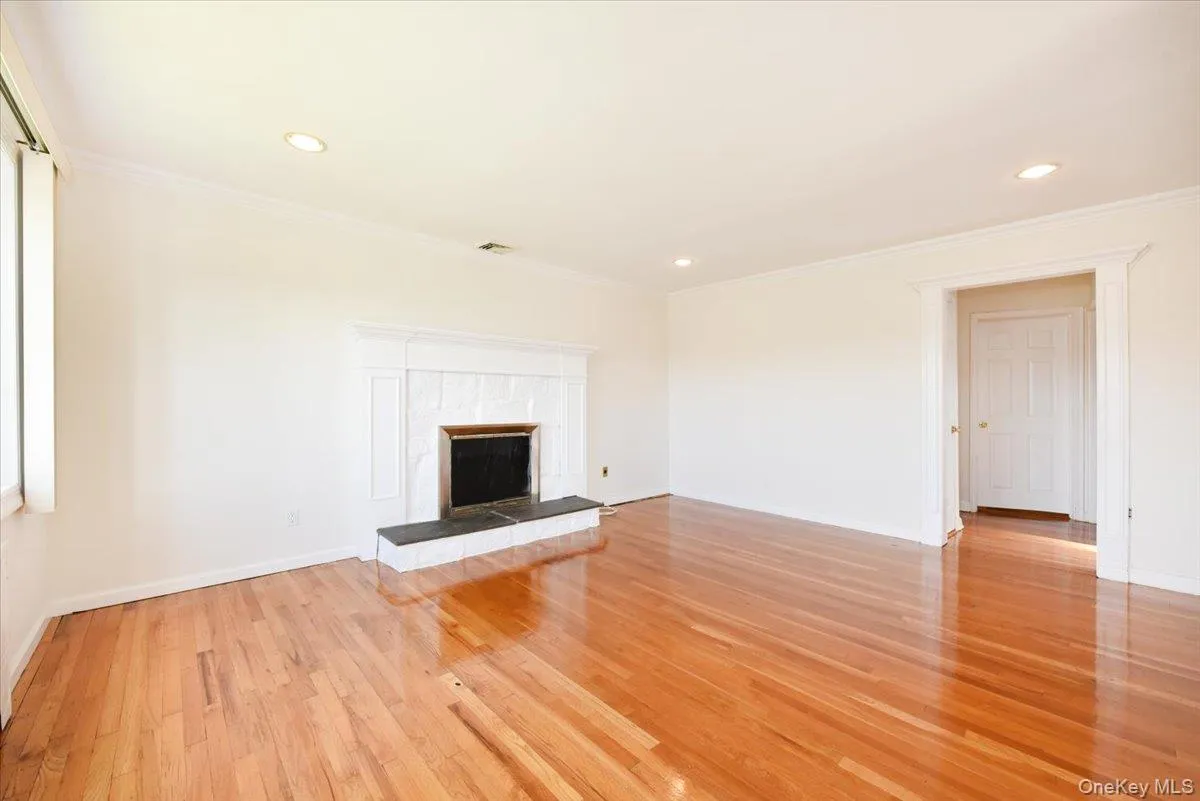413 Stewart Avenue, Hempstead, NY, 3 Bedrooms Bedrooms, 7 Rooms Rooms,2 BathroomsBathrooms,Residential,For Rent,Stewart,0,1053873 413 Stewart Avenue, Hempstead, NY, 3 Bedrooms Bedrooms, 7 Rooms Rooms,2 BathroomsBathrooms,Residential,For Rent,Stewart,0,1053873