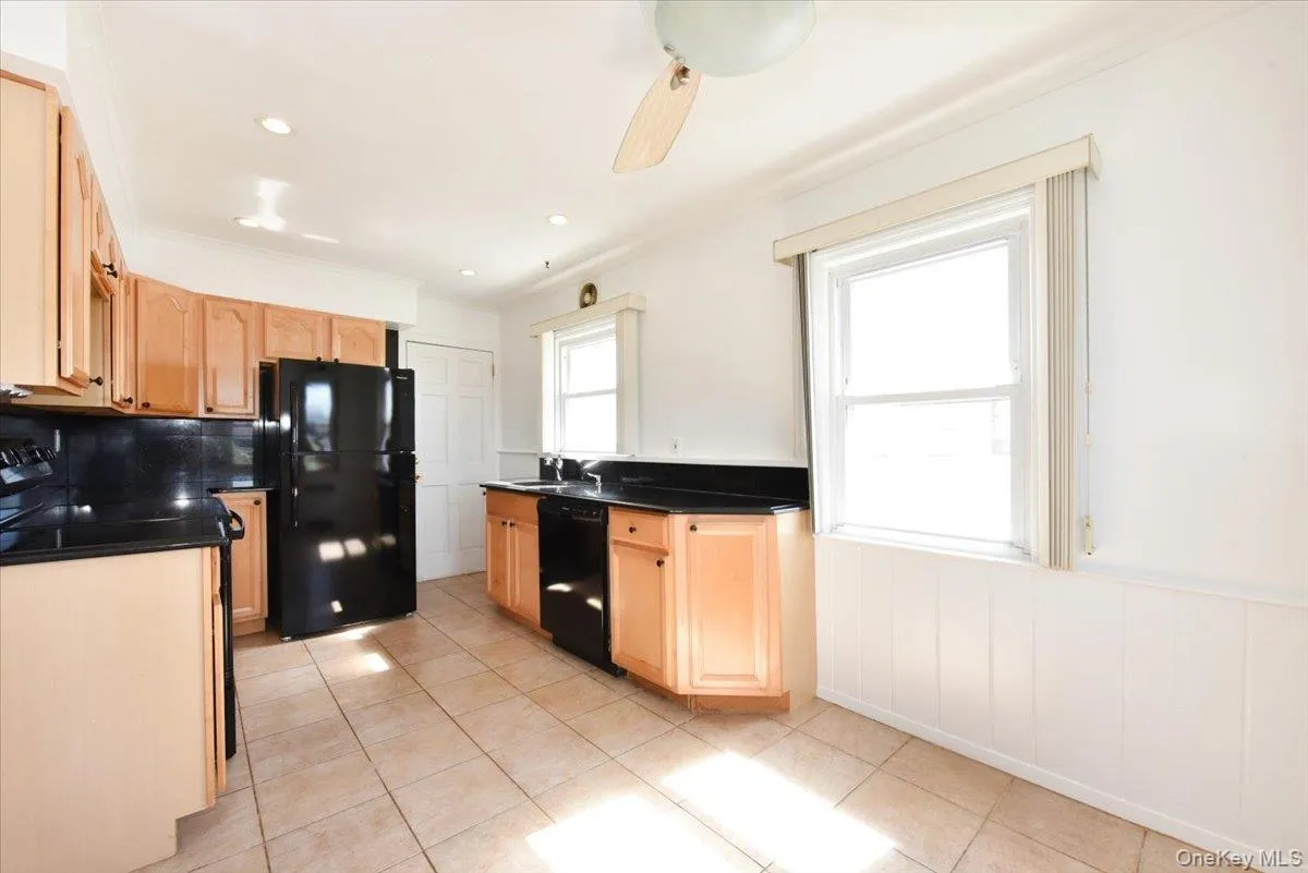 413 Stewart Avenue, Hempstead, NY, 3 Bedrooms Bedrooms, 7 Rooms Rooms,2 BathroomsBathrooms,Residential,For Rent,Stewart,0,1053873 413 Stewart Avenue, Hempstead, NY, 3 Bedrooms Bedrooms, 7 Rooms Rooms,2 BathroomsBathrooms,Residential,For Rent,Stewart,0,1053873