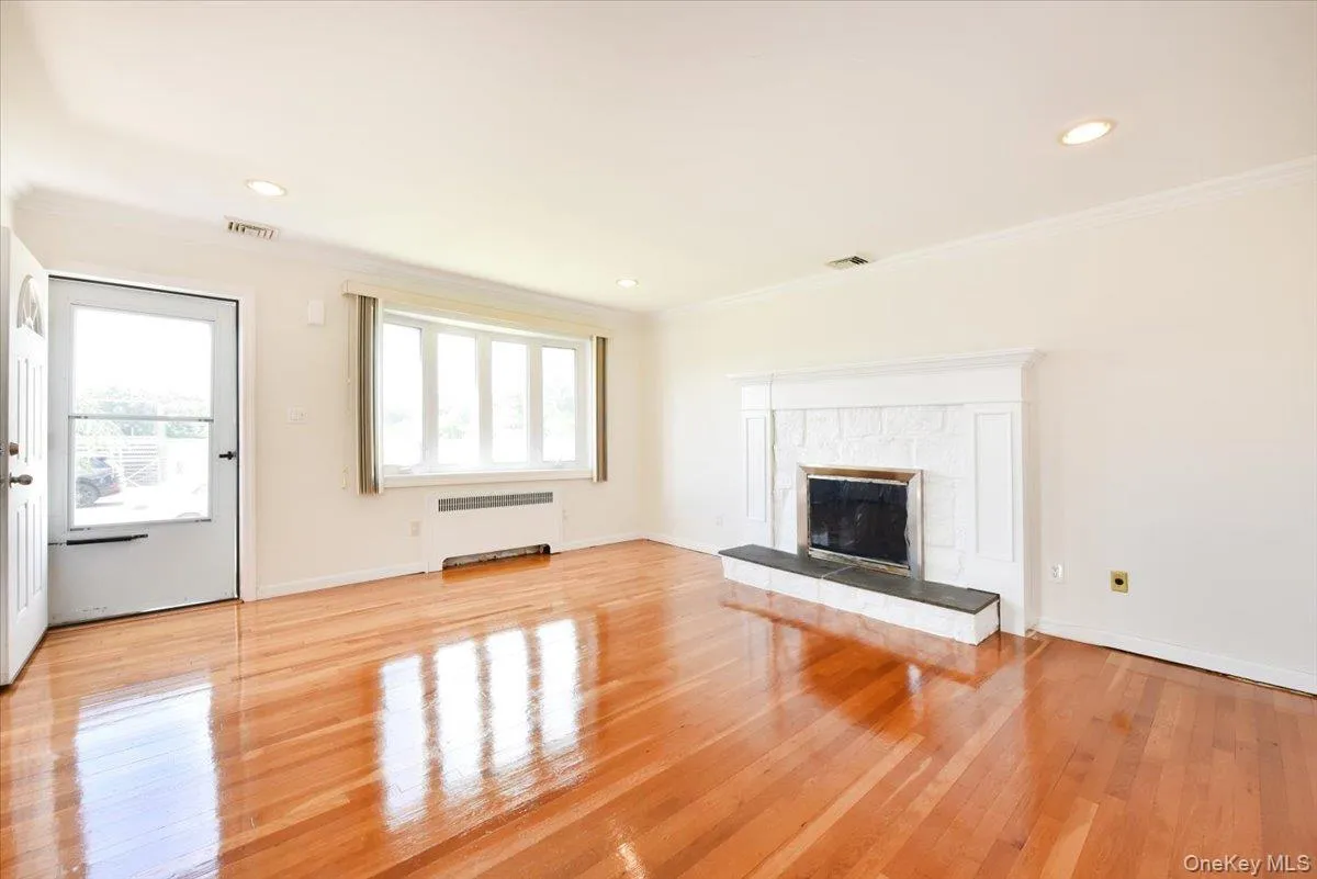 413 Stewart Avenue, Hempstead, NY, 3 Bedrooms Bedrooms, 7 Rooms Rooms,2 BathroomsBathrooms,Residential,For Rent,Stewart,0,1053873 413 Stewart Avenue, Hempstead, NY, 3 Bedrooms Bedrooms, 7 Rooms Rooms,2 BathroomsBathrooms,Residential,For Rent,Stewart,0,1053873