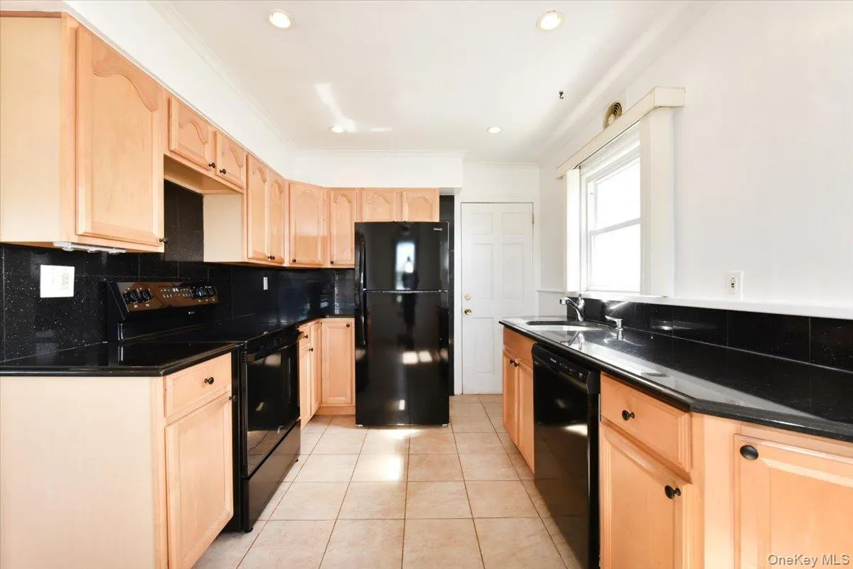 413 Stewart Avenue, Hempstead, NY, 3 Bedrooms Bedrooms, 7 Rooms Rooms,2 BathroomsBathrooms,Residential,For Rent,Stewart,0,1053873 413 Stewart Avenue, Hempstead, NY, 3 Bedrooms Bedrooms, 7 Rooms Rooms,2 BathroomsBathrooms,Residential,For Rent,Stewart,0,1053873