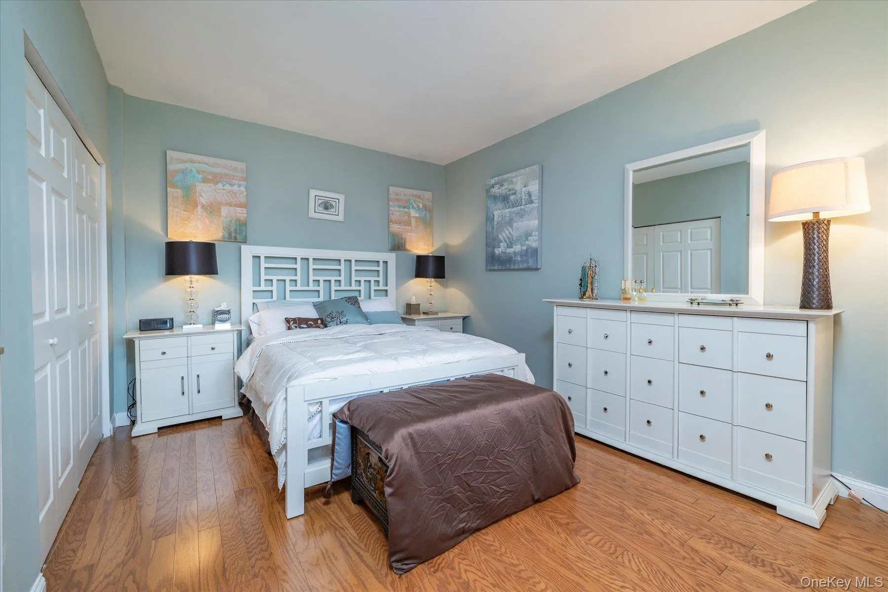 Spacious Bedroom with Two Floor to Ceiling Closets Spacious Bedroom with Two Floor to Ceiling Closets