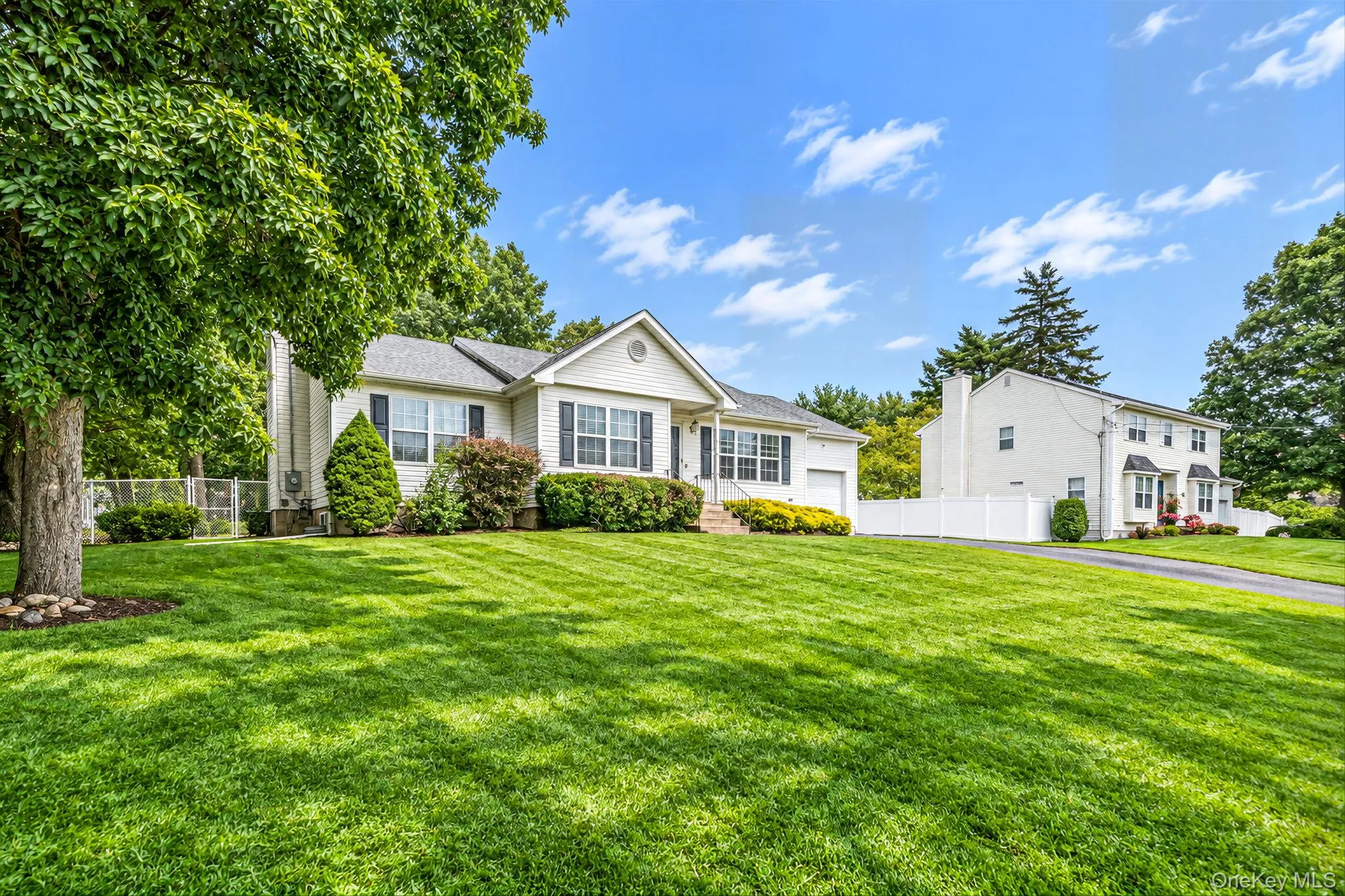 23 School Street, Brookhaven, NY, 3 Bedrooms Bedrooms, 6 Rooms Rooms,3 BathroomsBathrooms,Residential,For Rent,School,0,1053875 23 School Street, Brookhaven, NY, 3 Bedrooms Bedrooms, 6 Rooms Rooms,3 BathroomsBathrooms,Residential,For Rent,School,0,1053875