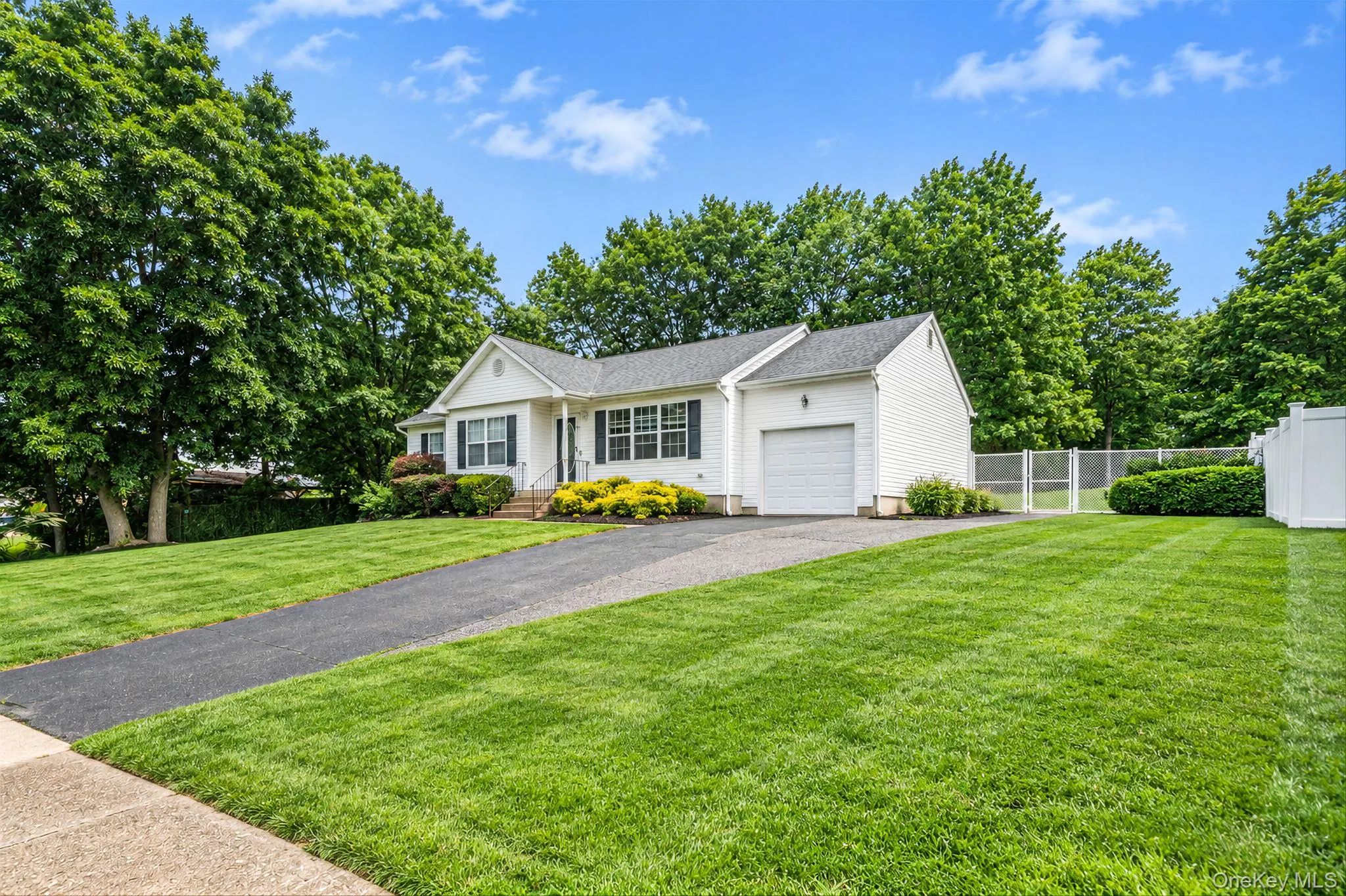 23 School Street, Brookhaven, NY, 3 Bedrooms Bedrooms, 6 Rooms Rooms,3 BathroomsBathrooms,Residential,For Rent,School,0,1053875 23 School Street, Brookhaven, NY, 3 Bedrooms Bedrooms, 6 Rooms Rooms,3 BathroomsBathrooms,Residential,For Rent,School,0,1053875