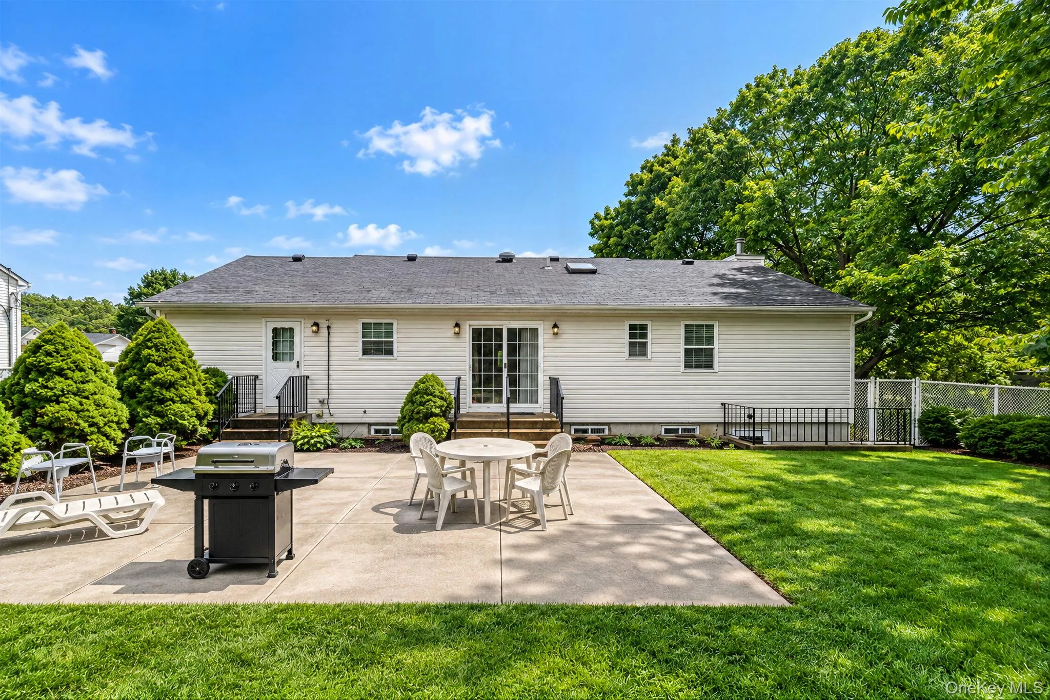 23 School Street, Brookhaven, NY, 3 Bedrooms Bedrooms, 6 Rooms Rooms,3 BathroomsBathrooms,Residential,For Rent,School,0,1053875 23 School Street, Brookhaven, NY, 3 Bedrooms Bedrooms, 6 Rooms Rooms,3 BathroomsBathrooms,Residential,For Rent,School,0,1053875