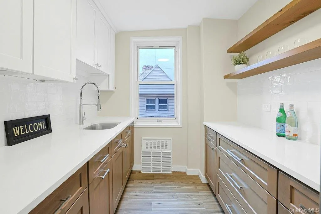 3363 Sedgwick Avenue, New York, NY, 1 Bedroom Bedrooms, 2 Rooms Rooms,1 BathroomBathrooms,Residential,For Rent,Sedgwick,0,1053876 3363 Sedgwick Avenue, New York, NY, 1 Bedroom Bedrooms, 2 Rooms Rooms,1 BathroomBathrooms,Residential,For Rent,Sedgwick,0,1053876