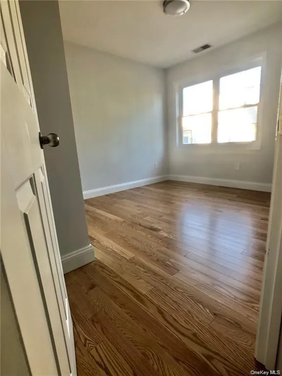 182 Lincoln Avenue, New Rochelle, NY, 3 Bedrooms Bedrooms, 5 Rooms Rooms,2 BathroomsBathrooms,Residential Lease,For Rent,Lincoln,0,1053880 182 Lincoln Avenue, New Rochelle, NY, 3 Bedrooms Bedrooms, 5 Rooms Rooms,2 BathroomsBathrooms,Residential Lease,For Rent,Lincoln,0,1053880