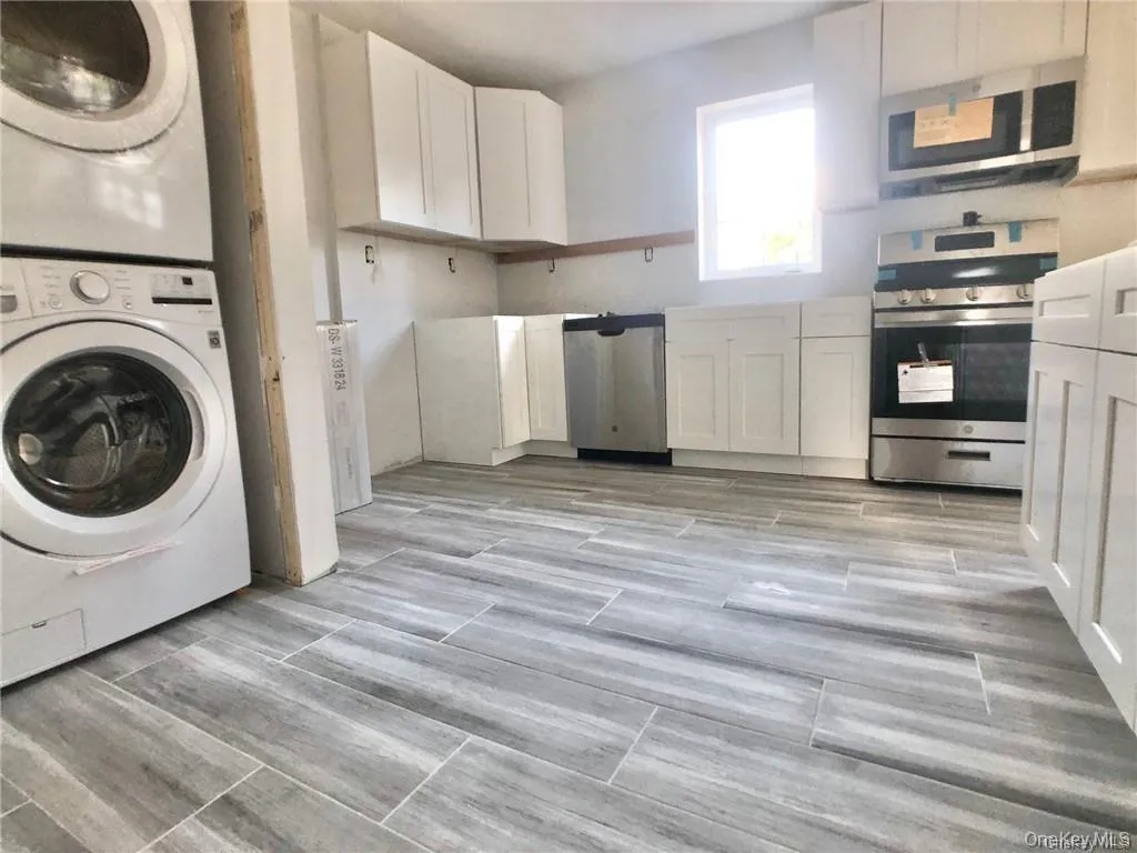 182 Lincoln Avenue, New Rochelle, NY, 3 Bedrooms Bedrooms, 5 Rooms Rooms,2 BathroomsBathrooms,Residential Lease,For Rent,Lincoln,0,1053880 182 Lincoln Avenue, New Rochelle, NY, 3 Bedrooms Bedrooms, 5 Rooms Rooms,2 BathroomsBathrooms,Residential Lease,For Rent,Lincoln,0,1053880