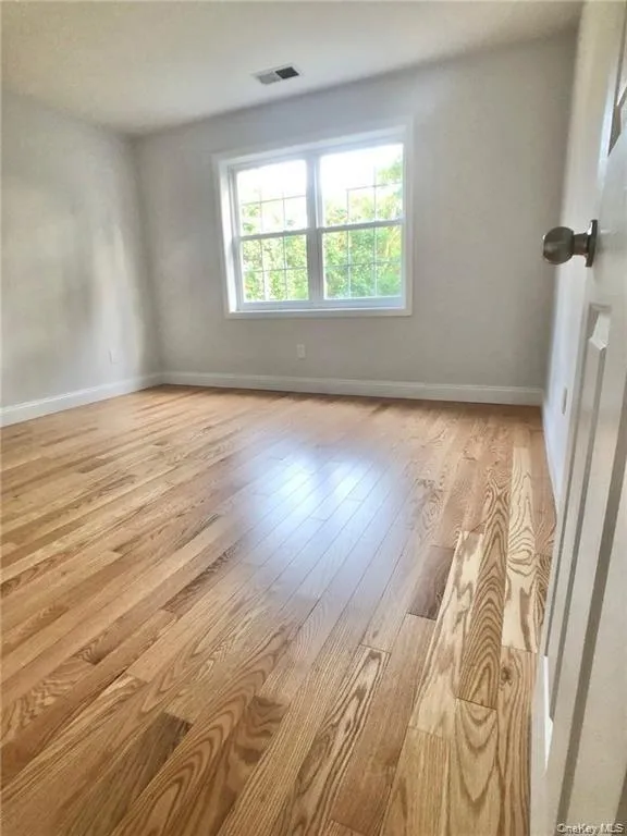 182 Lincoln Avenue, New Rochelle, NY, 3 Bedrooms Bedrooms, 5 Rooms Rooms,2 BathroomsBathrooms,Residential Lease,For Rent,Lincoln,0,1053880 182 Lincoln Avenue, New Rochelle, NY, 3 Bedrooms Bedrooms, 5 Rooms Rooms,2 BathroomsBathrooms,Residential Lease,For Rent,Lincoln,0,1053880