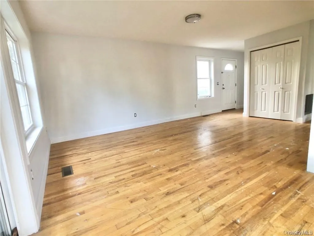 182 Lincoln Avenue, New Rochelle, NY, 3 Bedrooms Bedrooms, 5 Rooms Rooms,2 BathroomsBathrooms,Residential Lease,For Rent,Lincoln,0,1053880 182 Lincoln Avenue, New Rochelle, NY, 3 Bedrooms Bedrooms, 5 Rooms Rooms,2 BathroomsBathrooms,Residential Lease,For Rent,Lincoln,0,1053880