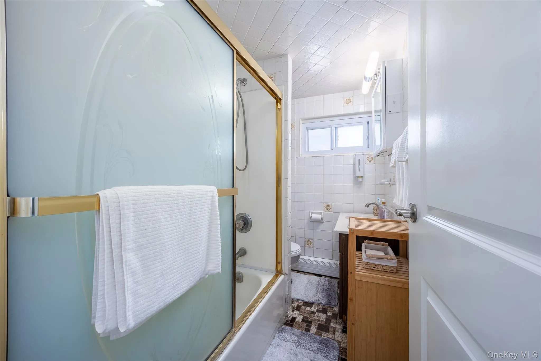 2 Dean Street, Oyster Bay, NY, 3 Bedrooms Bedrooms, 5 Rooms Rooms,1 BathroomBathrooms,Residential,For Rent,Dean,0,1053882 2 Dean Street, Oyster Bay, NY, 3 Bedrooms Bedrooms, 5 Rooms Rooms,1 BathroomBathrooms,Residential,For Rent,Dean,0,1053882