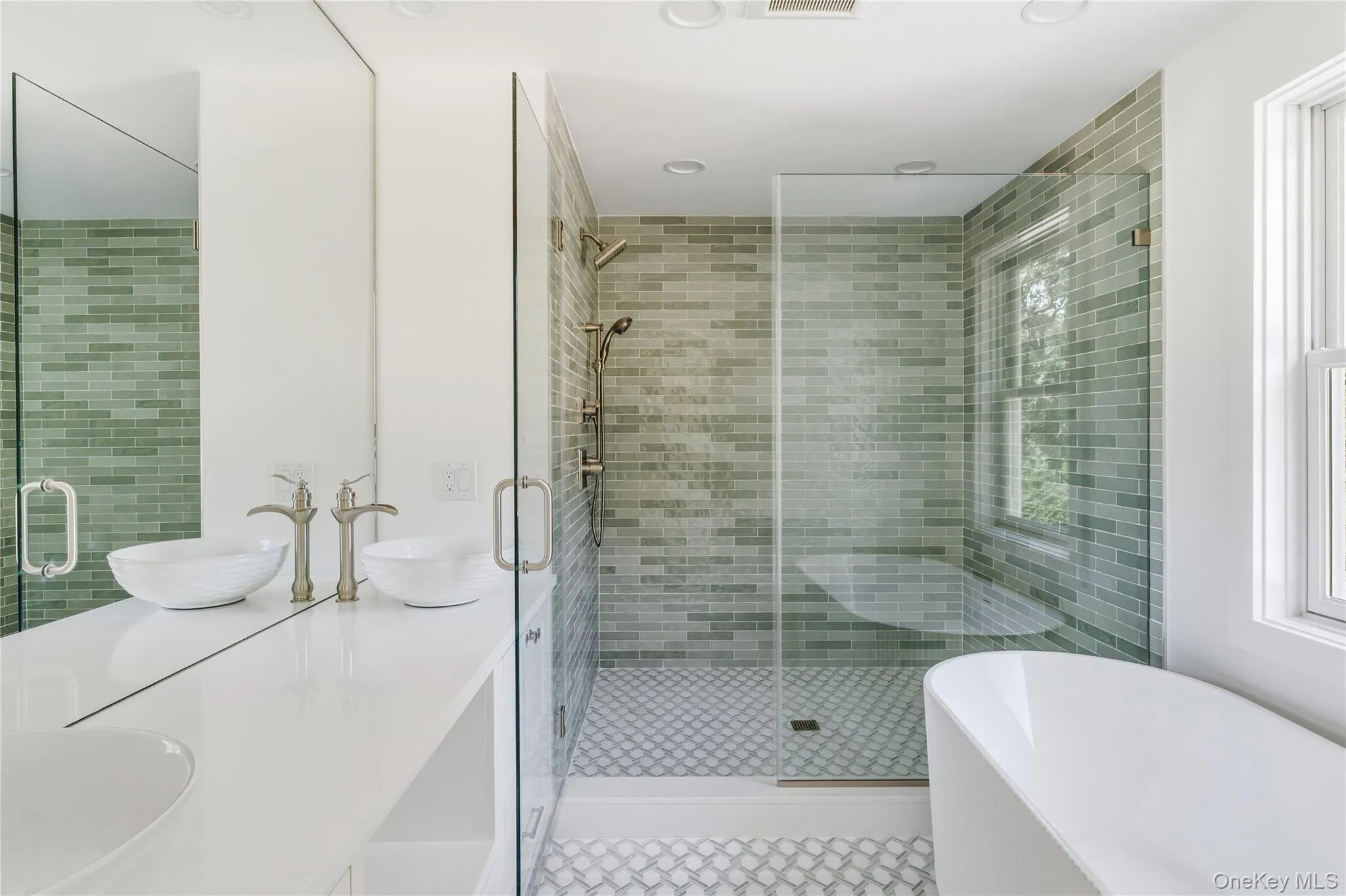 795 Bayview Avenue, Southold, NY, 4 Bedrooms Bedrooms, 8 Rooms Rooms,4 BathroomsBathrooms,Residential,For Rent,Bayview,0,1053883 795 Bayview Avenue, Southold, NY, 4 Bedrooms Bedrooms, 8 Rooms Rooms,4 BathroomsBathrooms,Residential,For Rent,Bayview,0,1053883