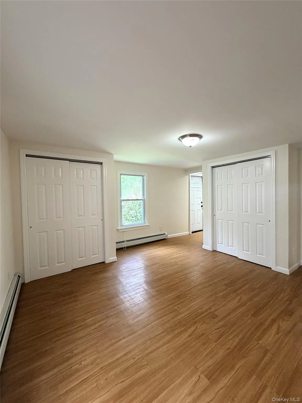 Located just off the entry way, the Living Room is sunlit and quite spacious. Located just off the entry way, the Living Room is sunlit and quite spacious.