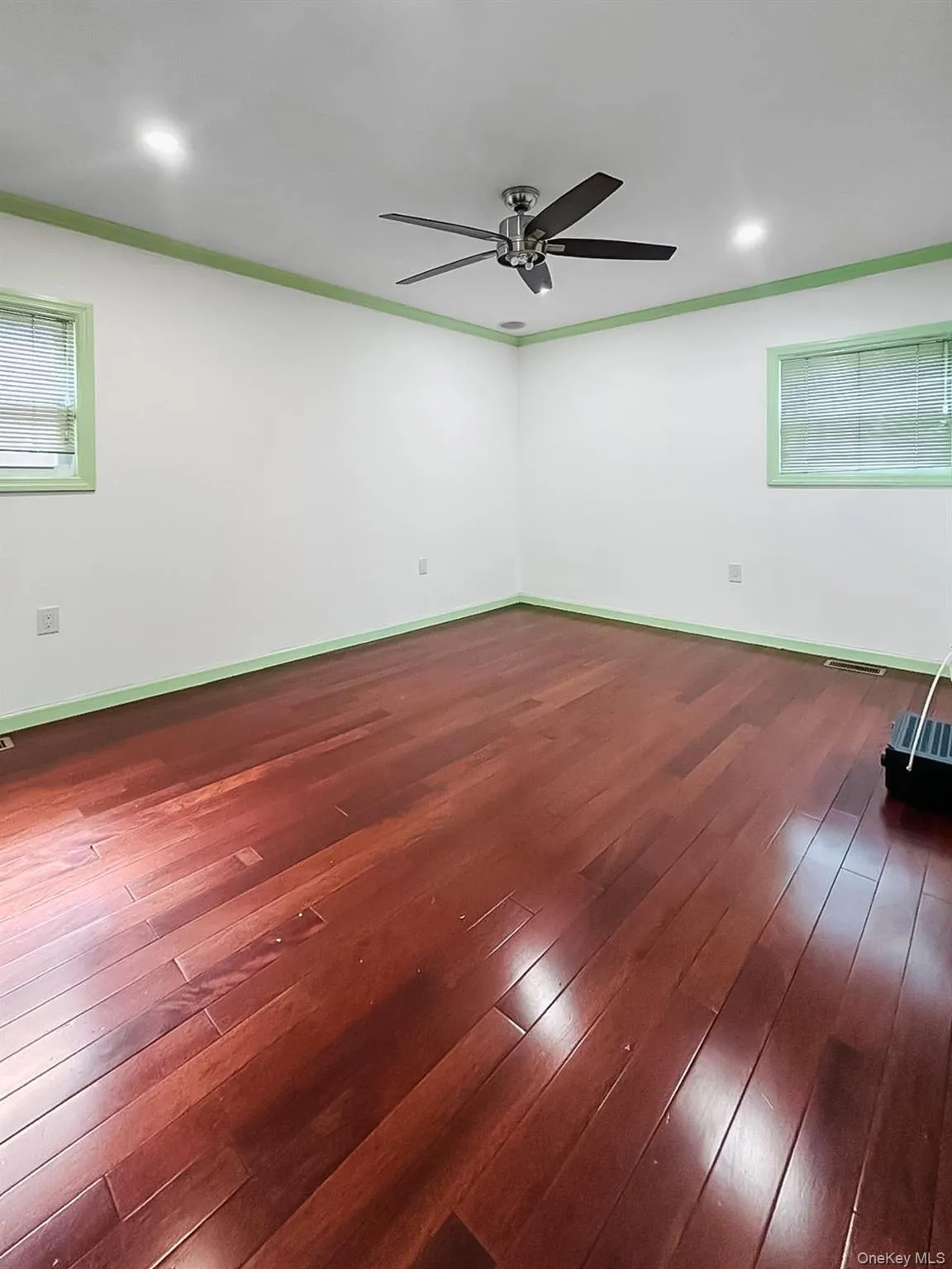 145-48 180th Street, New York, NY, 2 Bedrooms Bedrooms, 4 Rooms Rooms,1 BathroomBathrooms,Residential Lease,For Rent,180th,0,1053890 145-48 180th Street, New York, NY, 2 Bedrooms Bedrooms, 4 Rooms Rooms,1 BathroomBathrooms,Residential Lease,For Rent,180th,0,1053890
