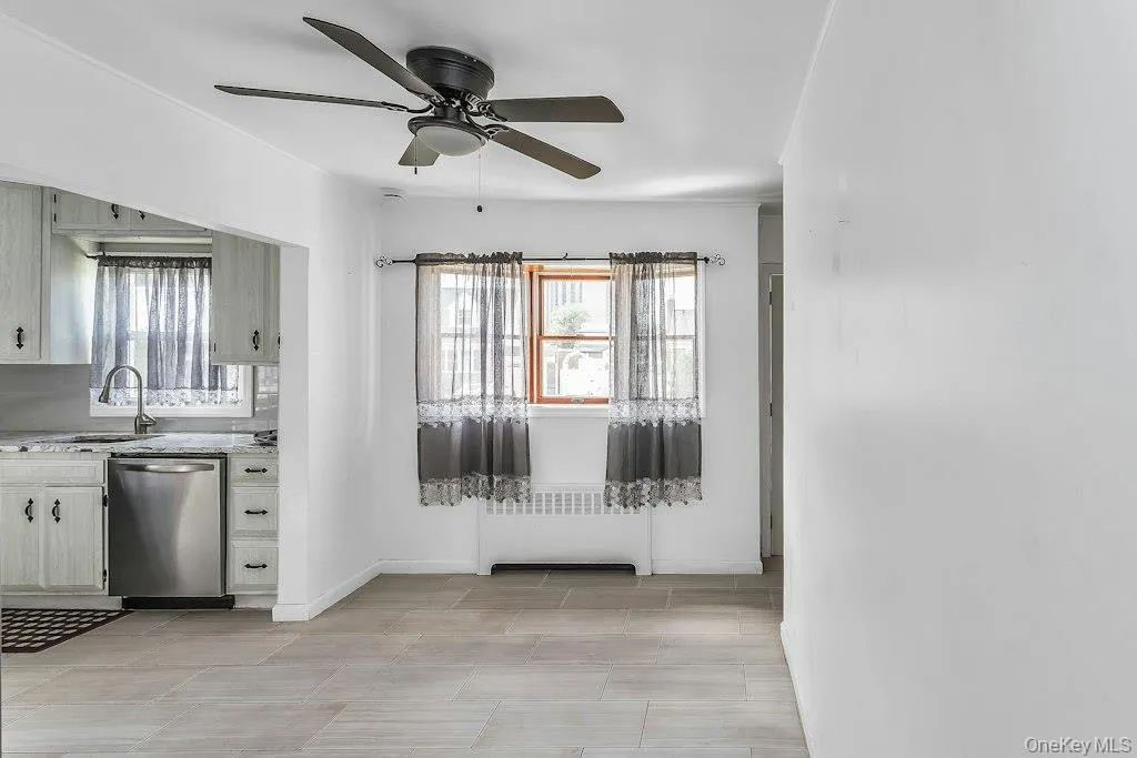 74 Bette Road, Hempstead, NY, 3 Bedrooms Bedrooms, 6 Rooms Rooms,1 BathroomBathrooms,Residential,For Rent,Bette,0,1053893 74 Bette Road, Hempstead, NY, 3 Bedrooms Bedrooms, 6 Rooms Rooms,1 BathroomBathrooms,Residential,For Rent,Bette,0,1053893