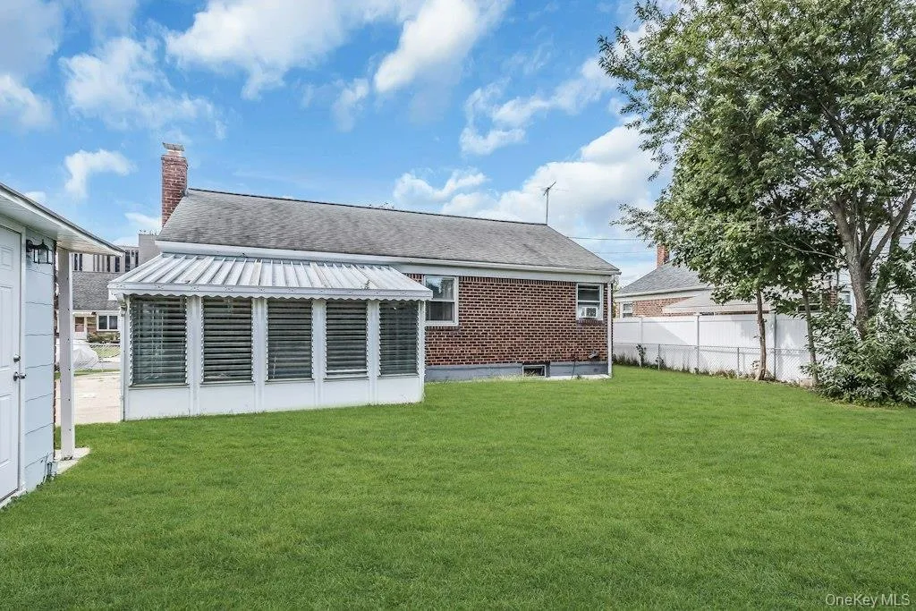 74 Bette Road, Hempstead, NY, 3 Bedrooms Bedrooms, 6 Rooms Rooms,1 BathroomBathrooms,Residential,For Rent,Bette,0,1053893 74 Bette Road, Hempstead, NY, 3 Bedrooms Bedrooms, 6 Rooms Rooms,1 BathroomBathrooms,Residential,For Rent,Bette,0,1053893