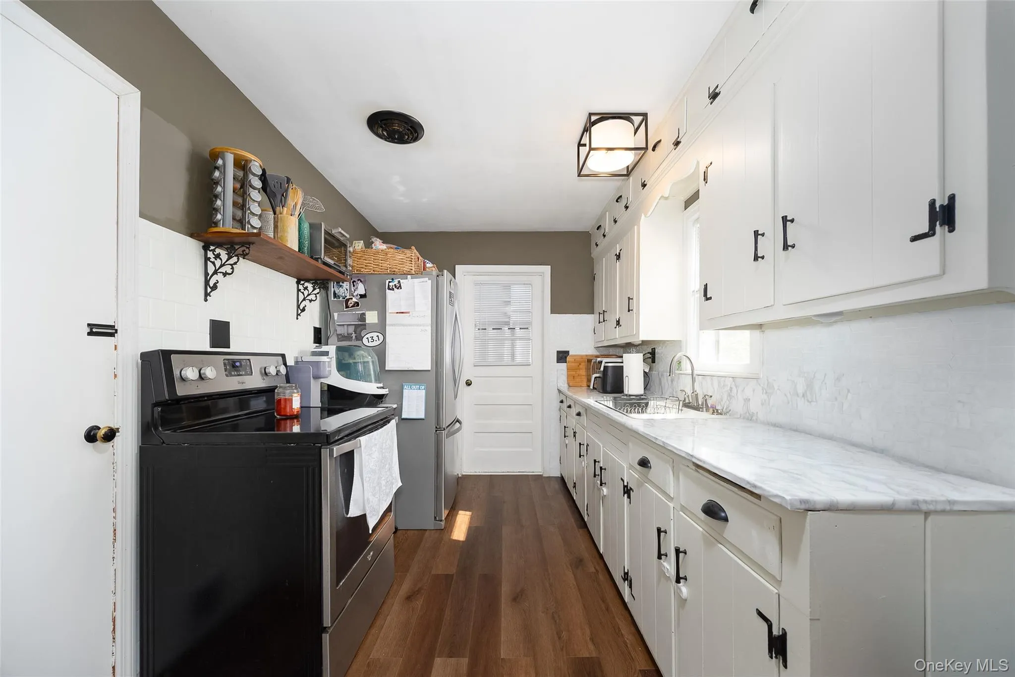 352 Clifton Avenue, Kingston, NY, 3 Bedrooms Bedrooms, 6 Rooms Rooms,1 BathroomBathrooms,Residential,For Rent,Clifton,0,1053898 352 Clifton Avenue, Kingston, NY, 3 Bedrooms Bedrooms, 6 Rooms Rooms,1 BathroomBathrooms,Residential,For Rent,Clifton,0,1053898