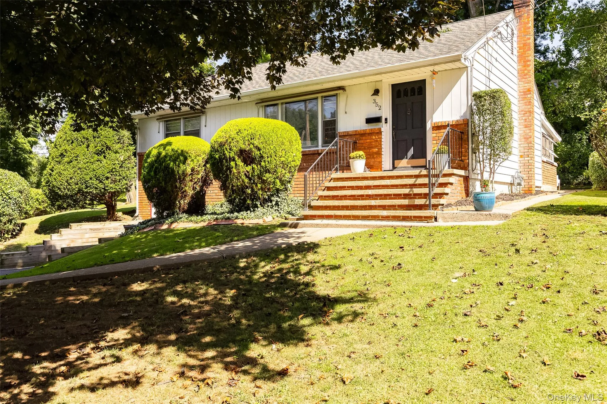 352 Clifton Avenue, Kingston, NY, 3 Bedrooms Bedrooms, 6 Rooms Rooms,1 BathroomBathrooms,Residential,For Rent,Clifton,0,1053898 352 Clifton Avenue, Kingston, NY, 3 Bedrooms Bedrooms, 6 Rooms Rooms,1 BathroomBathrooms,Residential,For Rent,Clifton,0,1053898
