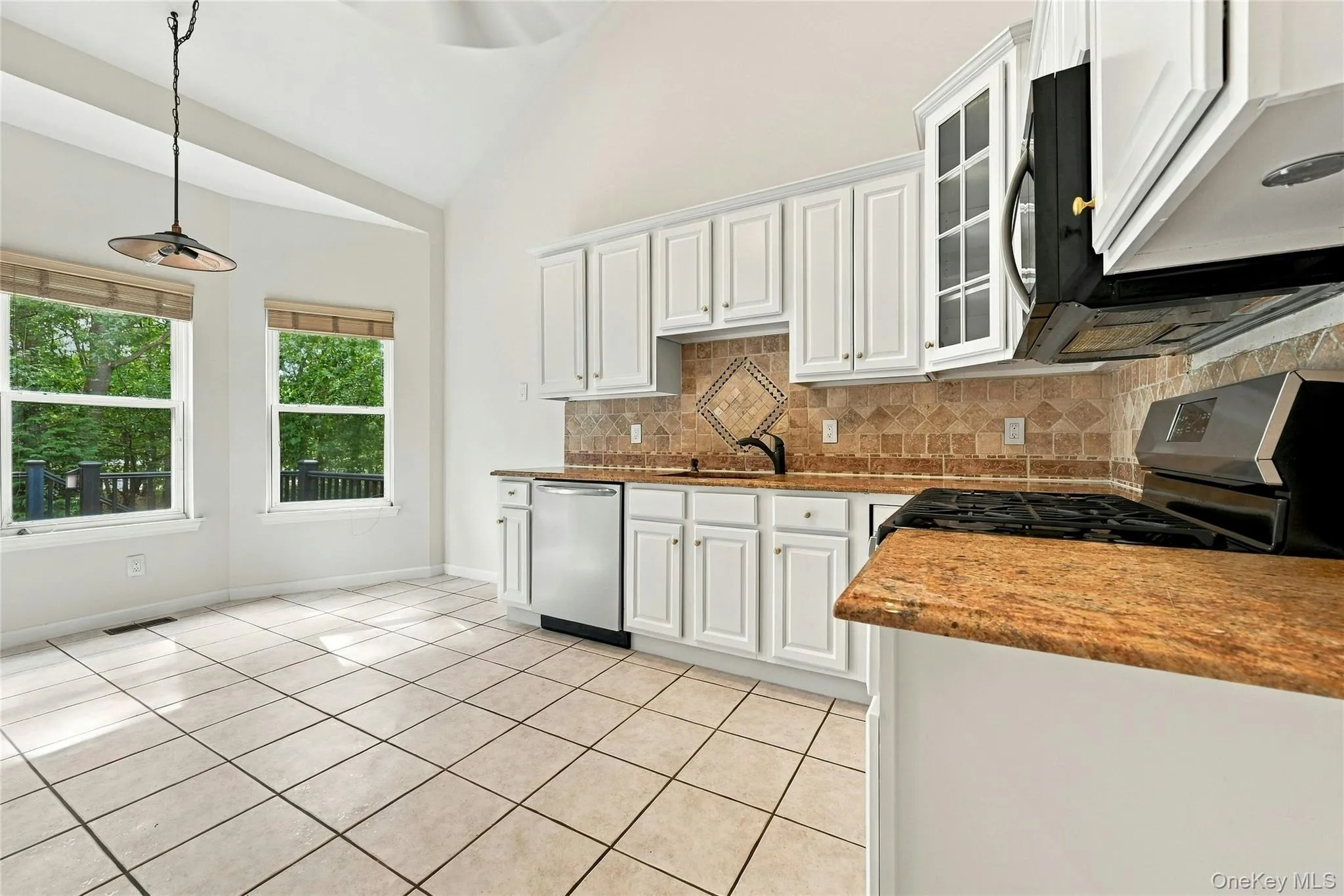 41 Sunflower Ridge Road, Brookhaven, NY, 3 Bedrooms Bedrooms, 9 Rooms Rooms,2 BathroomsBathrooms,Residential,For Rent,Sunflower Ridge,0,1053910 41 Sunflower Ridge Road, Brookhaven, NY, 3 Bedrooms Bedrooms, 9 Rooms Rooms,2 BathroomsBathrooms,Residential,For Rent,Sunflower Ridge,0,1053910