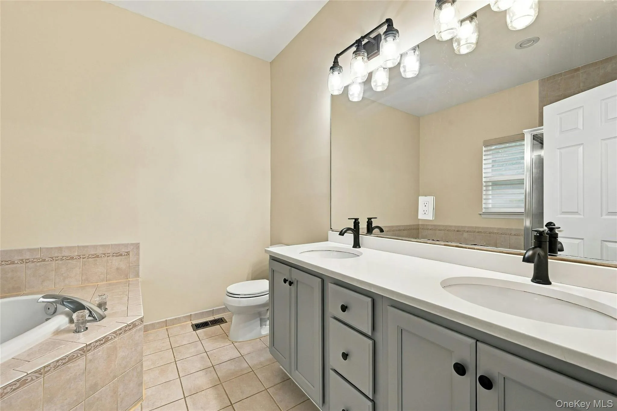 41 Sunflower Ridge Road, Brookhaven, NY, 3 Bedrooms Bedrooms, 9 Rooms Rooms,2 BathroomsBathrooms,Residential,For Rent,Sunflower Ridge,0,1053910 41 Sunflower Ridge Road, Brookhaven, NY, 3 Bedrooms Bedrooms, 9 Rooms Rooms,2 BathroomsBathrooms,Residential,For Rent,Sunflower Ridge,0,1053910