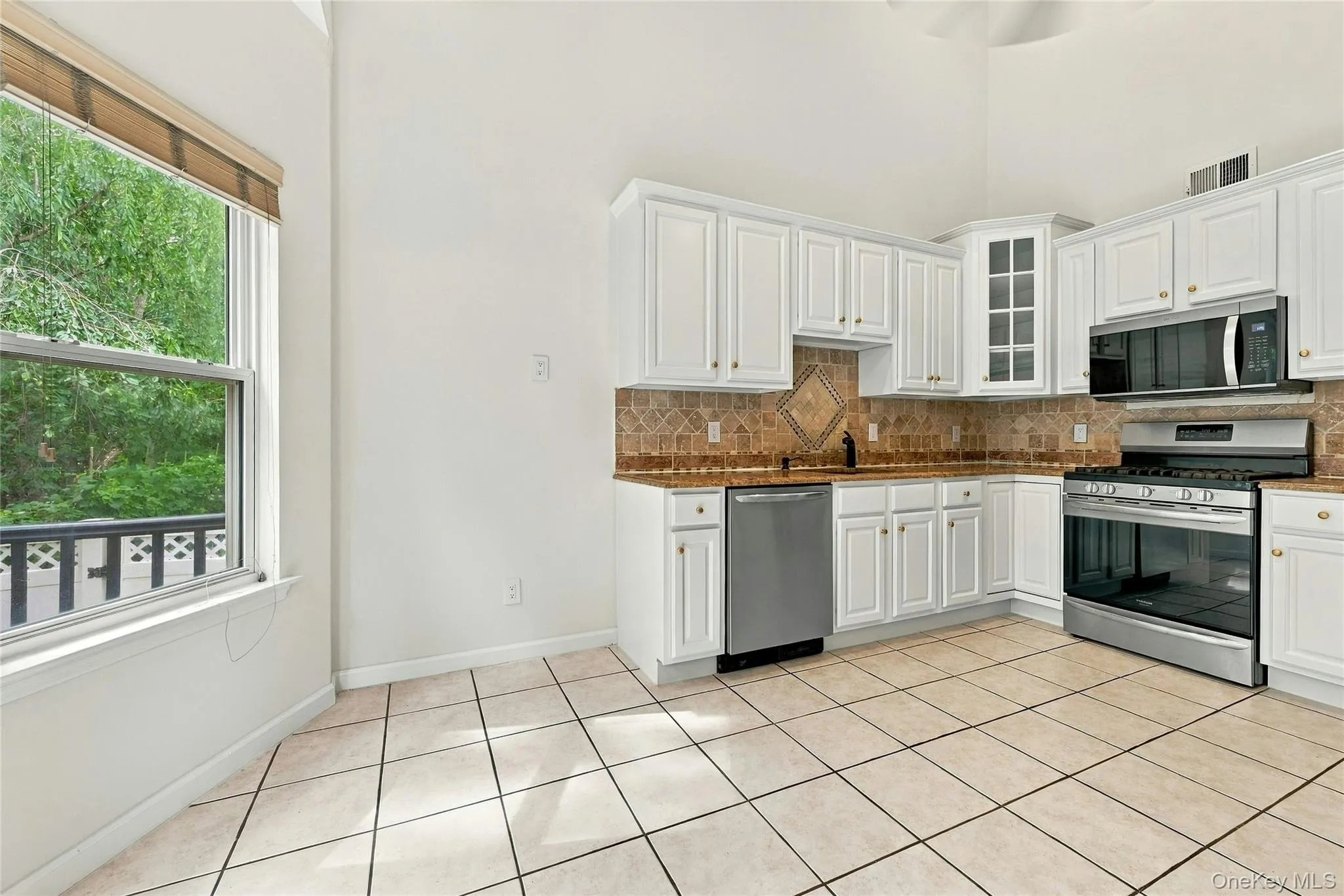 41 Sunflower Ridge Road, Brookhaven, NY, 3 Bedrooms Bedrooms, 9 Rooms Rooms,2 BathroomsBathrooms,Residential,For Rent,Sunflower Ridge,0,1053910 41 Sunflower Ridge Road, Brookhaven, NY, 3 Bedrooms Bedrooms, 9 Rooms Rooms,2 BathroomsBathrooms,Residential,For Rent,Sunflower Ridge,0,1053910