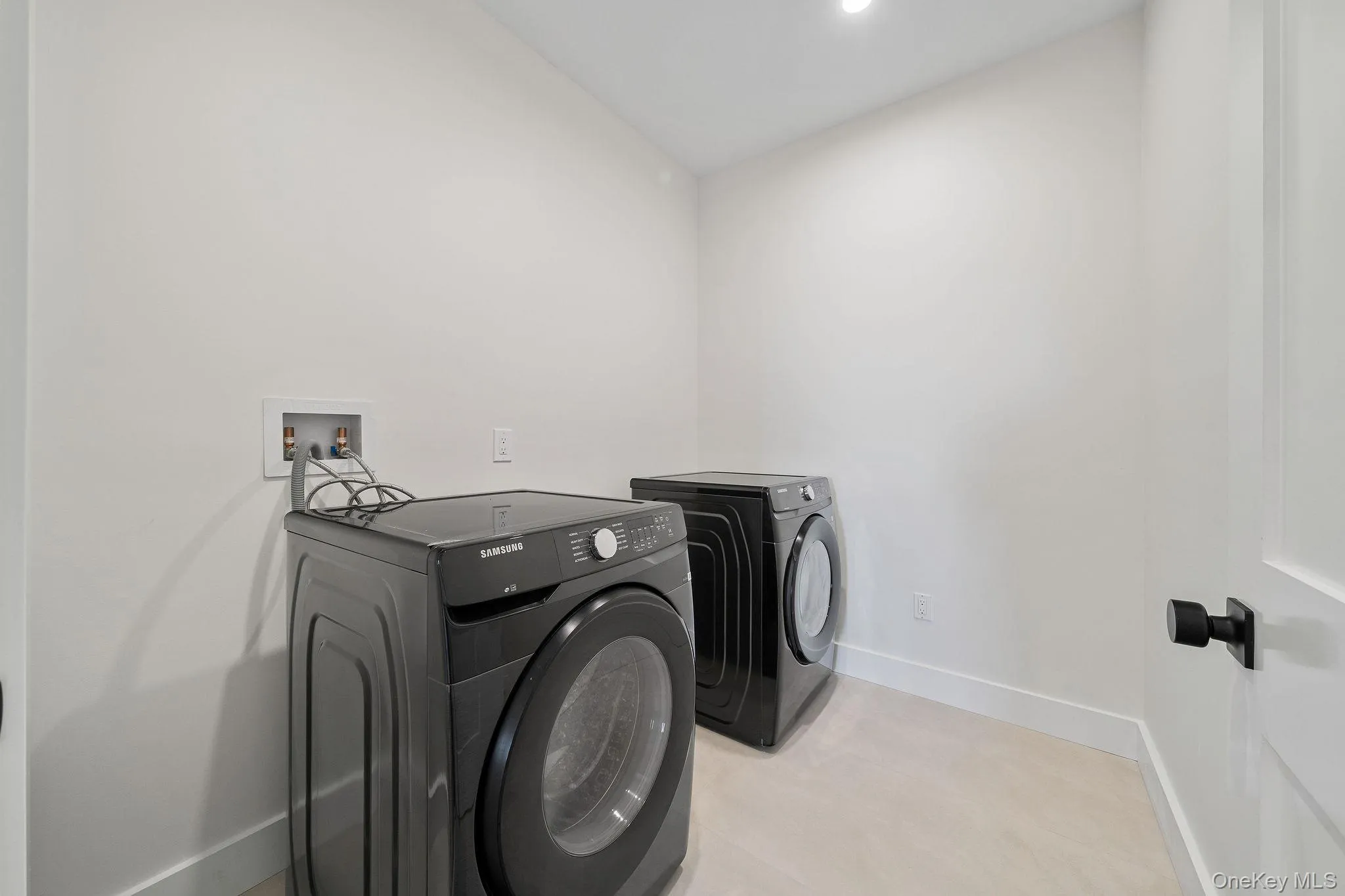 99 Slate Lane, Hempstead, NY, 5 Bedrooms Bedrooms, 12 Rooms Rooms,4 BathroomsBathrooms,Residential,For Rent,Slate,0,1053914 99 Slate Lane, Hempstead, NY, 5 Bedrooms Bedrooms, 12 Rooms Rooms,4 BathroomsBathrooms,Residential,For Rent,Slate,0,1053914