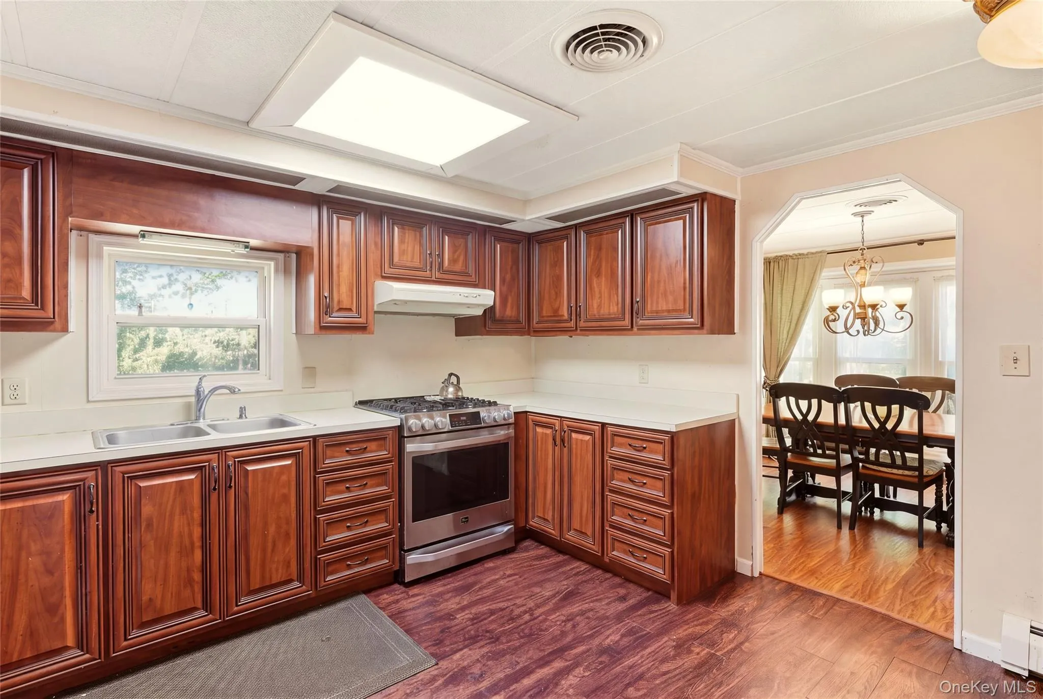 1407 Middle Road, Riverhead, NY, 2 Bedrooms Bedrooms, 8 Rooms Rooms,2 BathroomsBathrooms,Residential,For Rent,Middle,0,1053923 1407 Middle Road, Riverhead, NY, 2 Bedrooms Bedrooms, 8 Rooms Rooms,2 BathroomsBathrooms,Residential,For Rent,Middle,0,1053923