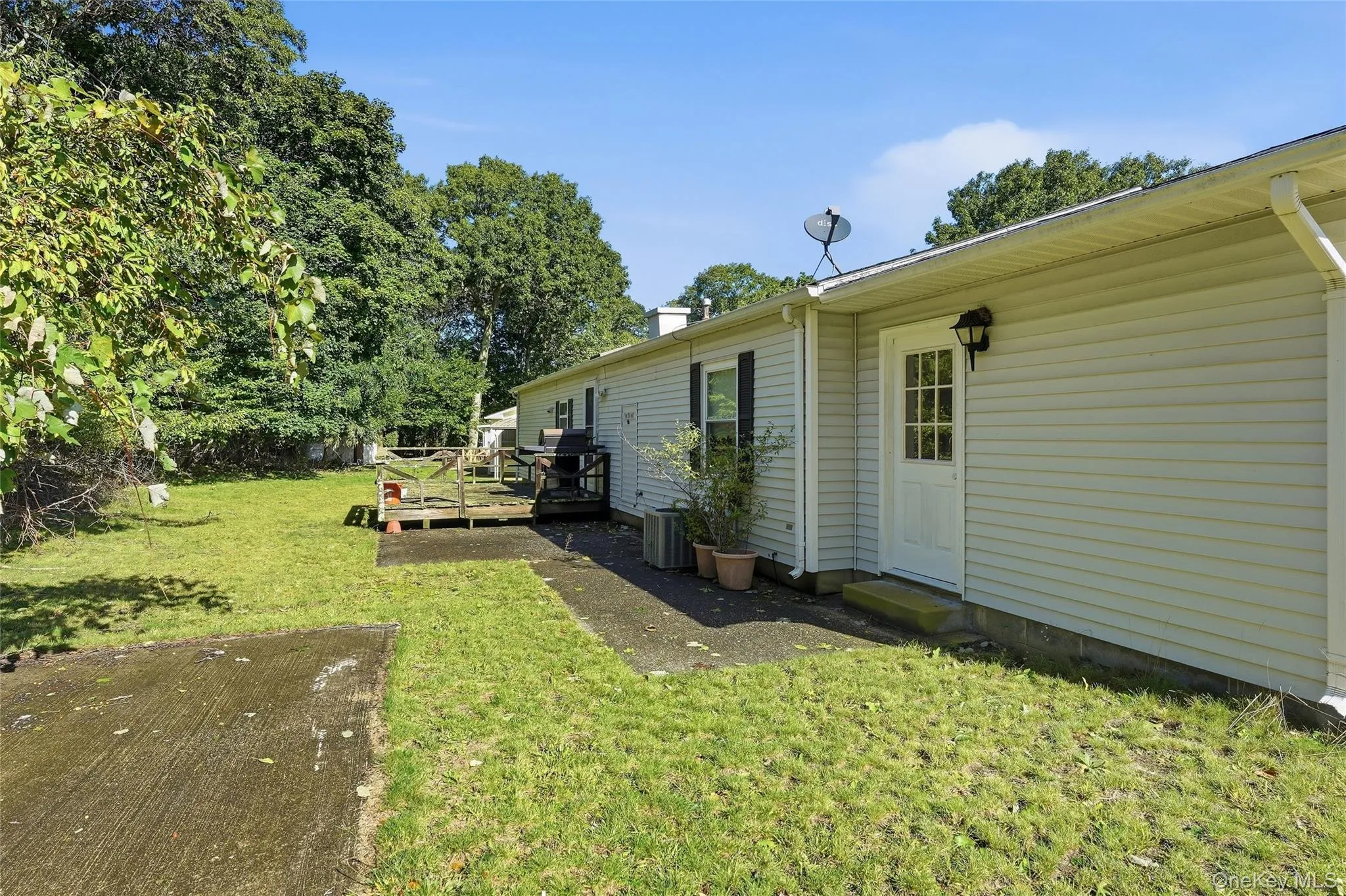 1407 Middle Road, Riverhead, NY, 2 Bedrooms Bedrooms, 8 Rooms Rooms,2 BathroomsBathrooms,Residential,For Rent,Middle,0,1053923 1407 Middle Road, Riverhead, NY, 2 Bedrooms Bedrooms, 8 Rooms Rooms,2 BathroomsBathrooms,Residential,For Rent,Middle,0,1053923