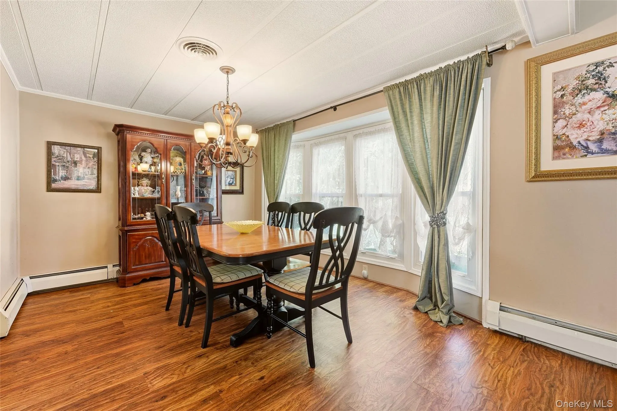 1407 Middle Road, Riverhead, NY, 2 Bedrooms Bedrooms, 8 Rooms Rooms,2 BathroomsBathrooms,Residential,For Rent,Middle,0,1053923 1407 Middle Road, Riverhead, NY, 2 Bedrooms Bedrooms, 8 Rooms Rooms,2 BathroomsBathrooms,Residential,For Rent,Middle,0,1053923