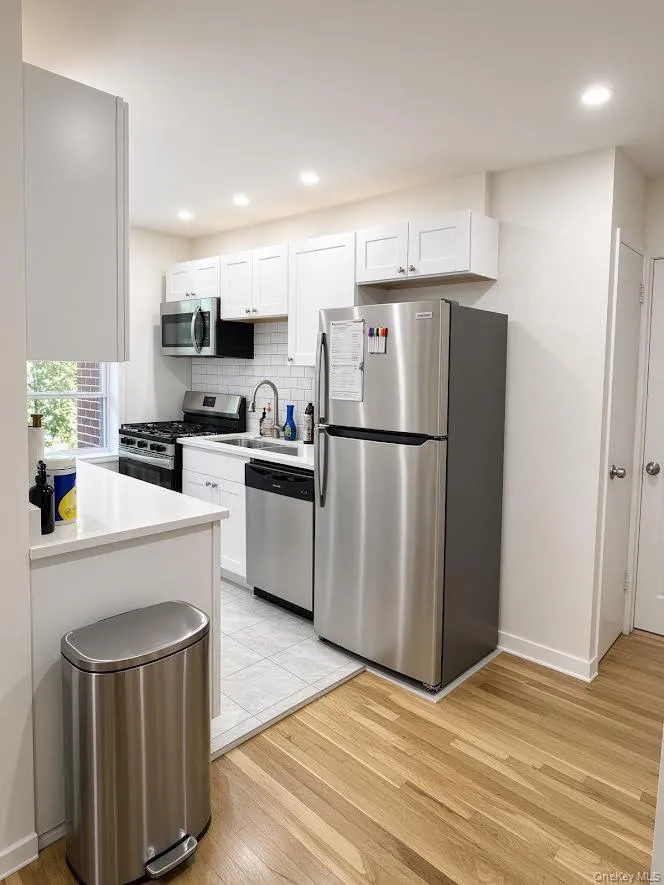 5775 Mosholu Avenue, New York, NY, 1 Bedroom Bedrooms, 3 Room Rooms,1 BathroomBathrooms,Residential Lease,For Rent,Mosholu,0,1053927 5775 Mosholu Avenue, New York, NY, 1 Bedroom Bedrooms, 3 Room Rooms,1 BathroomBathrooms,Residential Lease,For Rent,Mosholu,0,1053927