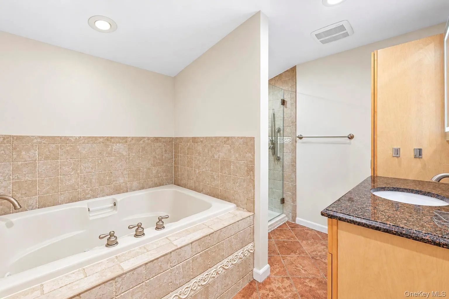 4 Bud Court, Brookhaven, NY, 5 Bedrooms Bedrooms, 8 Rooms Rooms,2 BathroomsBathrooms,Residential,For Rent,Bud,0,1053928 4 Bud Court, Brookhaven, NY, 5 Bedrooms Bedrooms, 8 Rooms Rooms,2 BathroomsBathrooms,Residential,For Rent,Bud,0,1053928