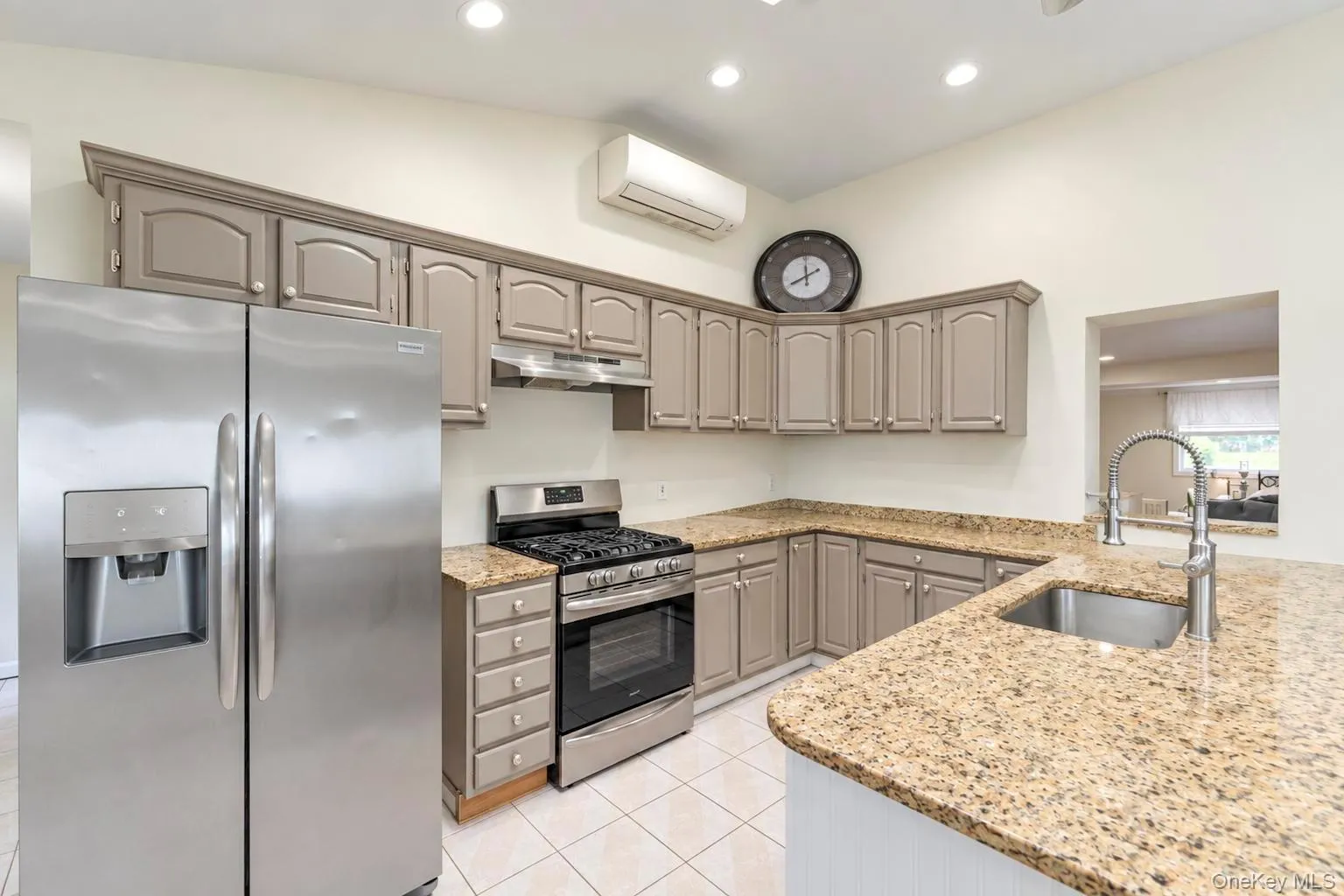 4 Bud Court, Brookhaven, NY, 5 Bedrooms Bedrooms, 8 Rooms Rooms,2 BathroomsBathrooms,Residential,For Rent,Bud,0,1053928 4 Bud Court, Brookhaven, NY, 5 Bedrooms Bedrooms, 8 Rooms Rooms,2 BathroomsBathrooms,Residential,For Rent,Bud,0,1053928