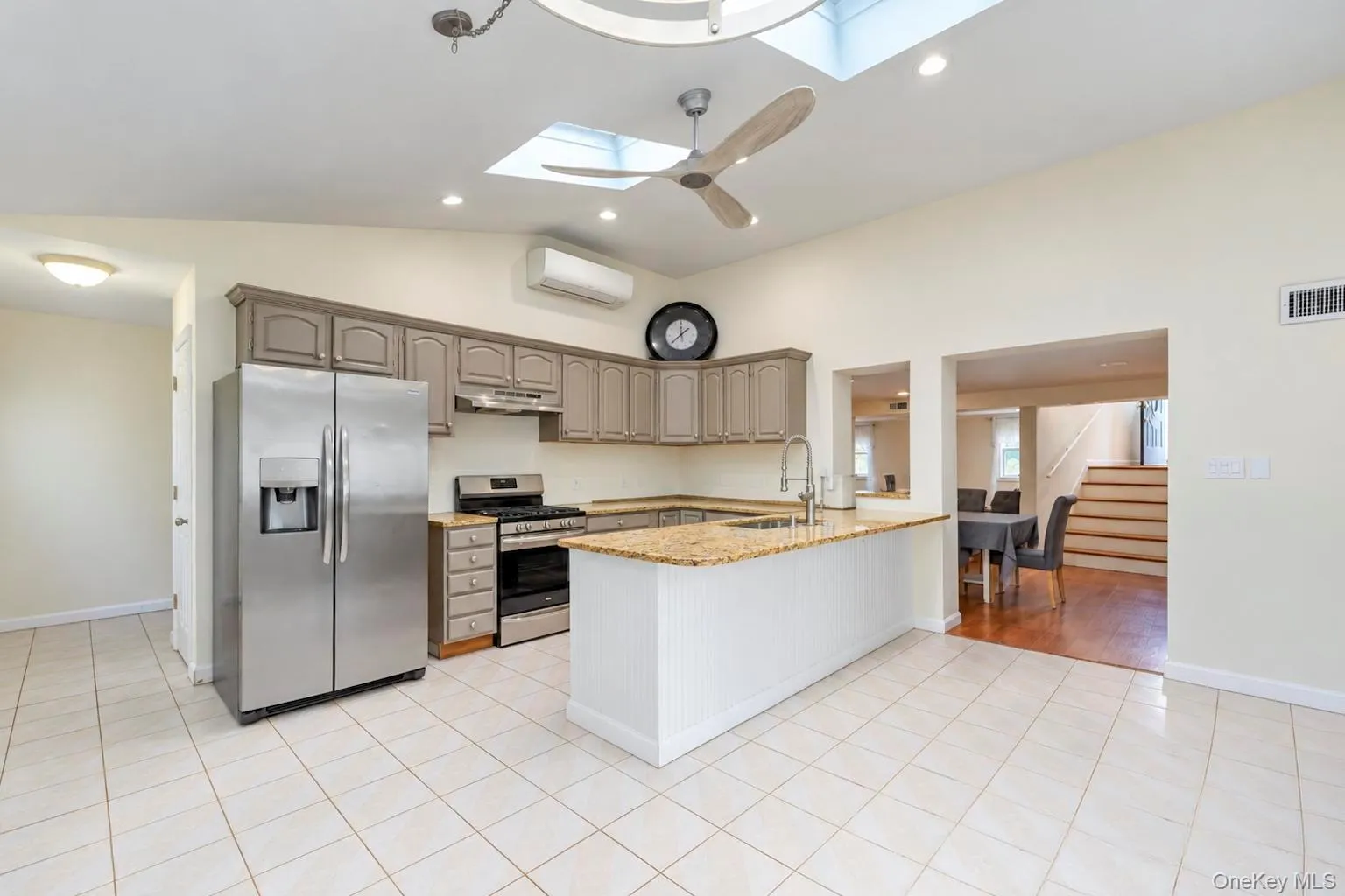 4 Bud Court, Brookhaven, NY, 5 Bedrooms Bedrooms, 8 Rooms Rooms,2 BathroomsBathrooms,Residential,For Rent,Bud,0,1053928 4 Bud Court, Brookhaven, NY, 5 Bedrooms Bedrooms, 8 Rooms Rooms,2 BathroomsBathrooms,Residential,For Rent,Bud,0,1053928