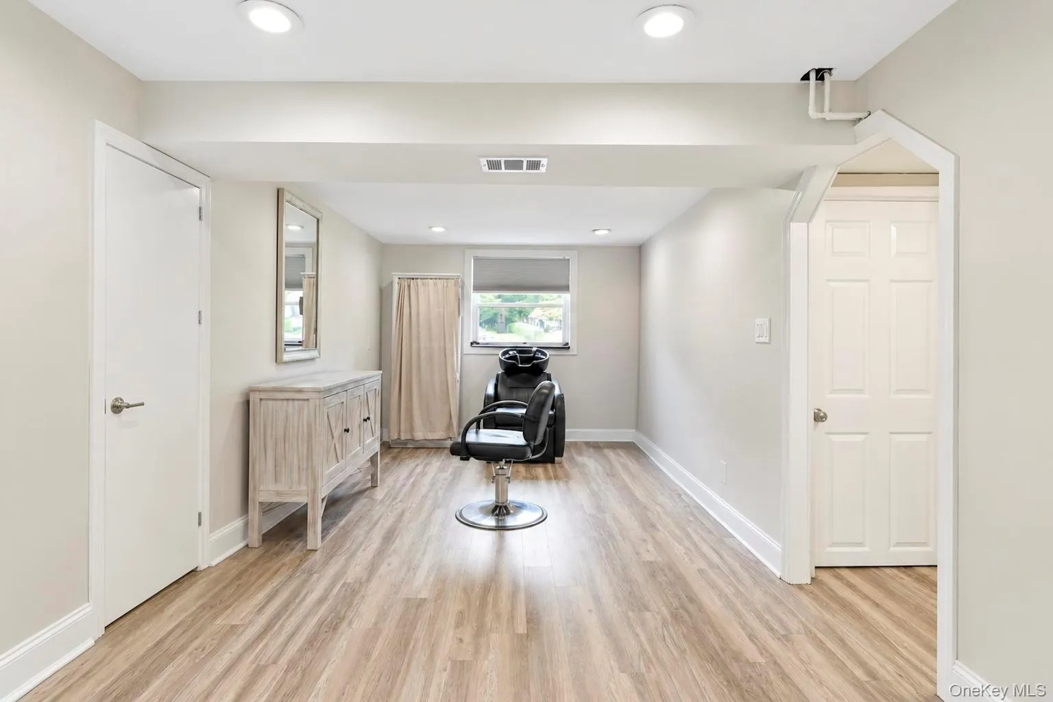 4 Bud Court, Brookhaven, NY, 5 Bedrooms Bedrooms, 8 Rooms Rooms,2 BathroomsBathrooms,Residential,For Rent,Bud,0,1053928 4 Bud Court, Brookhaven, NY, 5 Bedrooms Bedrooms, 8 Rooms Rooms,2 BathroomsBathrooms,Residential,For Rent,Bud,0,1053928