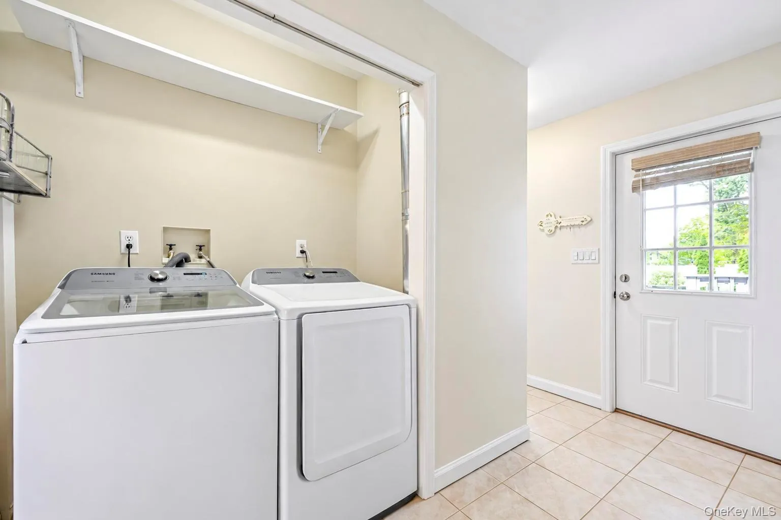 4 Bud Court, Brookhaven, NY, 5 Bedrooms Bedrooms, 8 Rooms Rooms,2 BathroomsBathrooms,Residential,For Rent,Bud,0,1053928 4 Bud Court, Brookhaven, NY, 5 Bedrooms Bedrooms, 8 Rooms Rooms,2 BathroomsBathrooms,Residential,For Rent,Bud,0,1053928