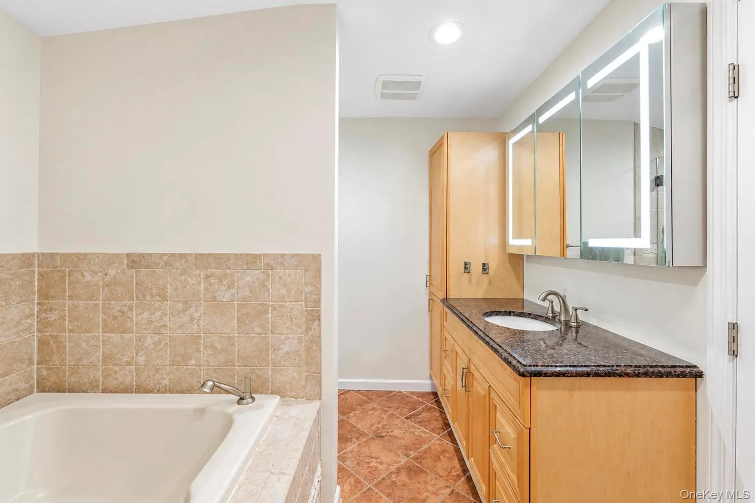 4 Bud Court, Brookhaven, NY, 5 Bedrooms Bedrooms, 8 Rooms Rooms,2 BathroomsBathrooms,Residential,For Rent,Bud,0,1053928 4 Bud Court, Brookhaven, NY, 5 Bedrooms Bedrooms, 8 Rooms Rooms,2 BathroomsBathrooms,Residential,For Rent,Bud,0,1053928