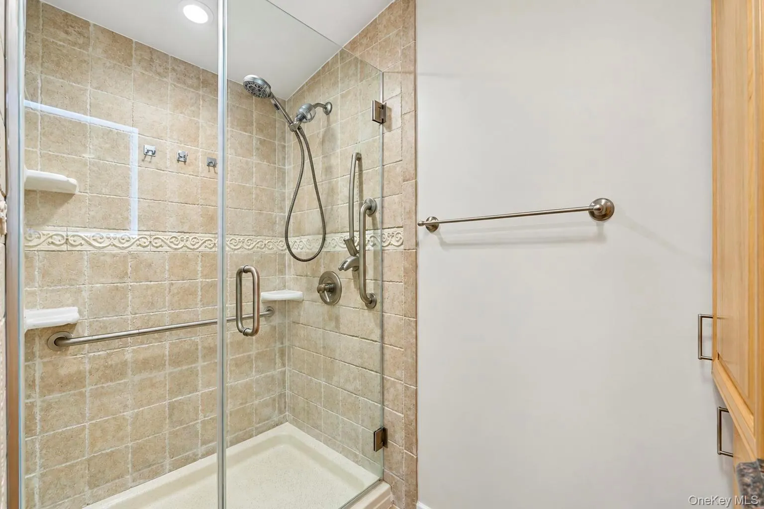 4 Bud Court, Brookhaven, NY, 5 Bedrooms Bedrooms, 8 Rooms Rooms,2 BathroomsBathrooms,Residential,For Rent,Bud,0,1053928 4 Bud Court, Brookhaven, NY, 5 Bedrooms Bedrooms, 8 Rooms Rooms,2 BathroomsBathrooms,Residential,For Rent,Bud,0,1053928